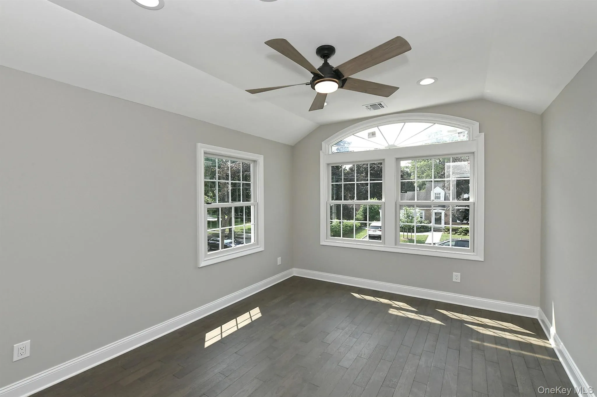 127 Vanderbilt Avenue, North Hempstead, NY, 5 Bedrooms Bedrooms, 10 Rooms Rooms,4 BathroomsBathrooms,Residential,For Rent,Vanderbilt,0,1025429 127 Vanderbilt Avenue, North Hempstead, NY, 5 Bedrooms Bedrooms, 10 Rooms Rooms,4 BathroomsBathrooms,Residential,For Rent,Vanderbilt,0,1025429