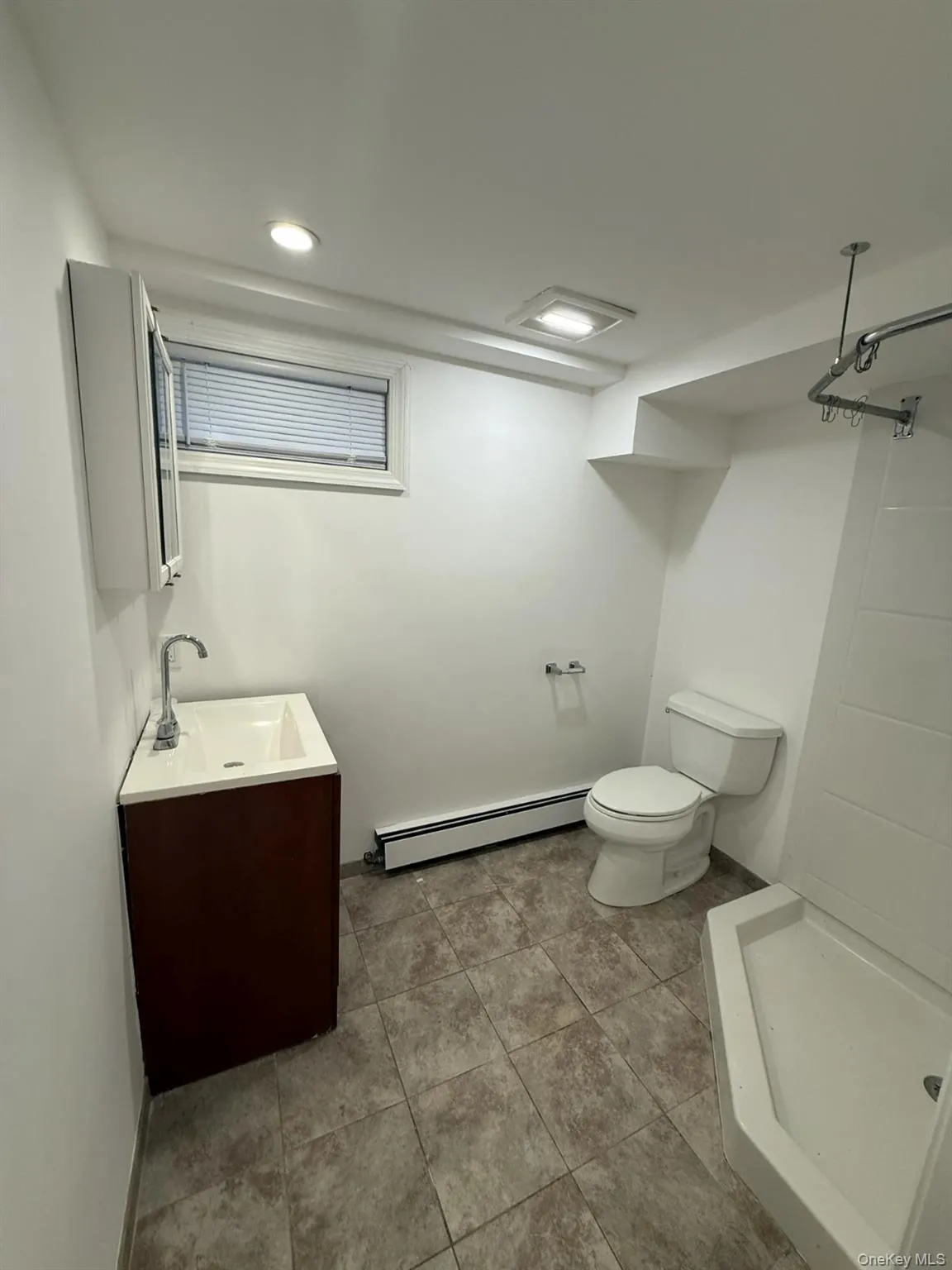 21 Walnut Avenue, Brookhaven, NY, 5 Bedrooms Bedrooms, 8 Rooms Rooms,3 BathroomsBathrooms,Residential Lease,For Rent,Walnut,0,1025436 21 Walnut Avenue, Brookhaven, NY, 5 Bedrooms Bedrooms, 8 Rooms Rooms,3 BathroomsBathrooms,Residential Lease,For Rent,Walnut,0,1025436