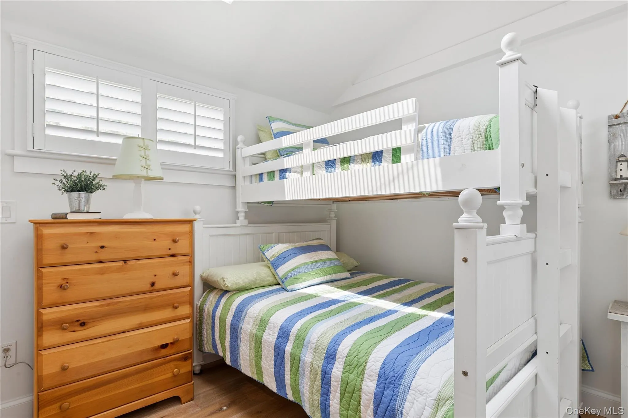 33 Bay Avenue, Southampton, NY, 2 Bedrooms Bedrooms, 4 Rooms Rooms,1 BathroomBathrooms,Residential Lease,For Rent,Bay,0,1025443 33 Bay Avenue, Southampton, NY, 2 Bedrooms Bedrooms, 4 Rooms Rooms,1 BathroomBathrooms,Residential Lease,For Rent,Bay,0,1025443