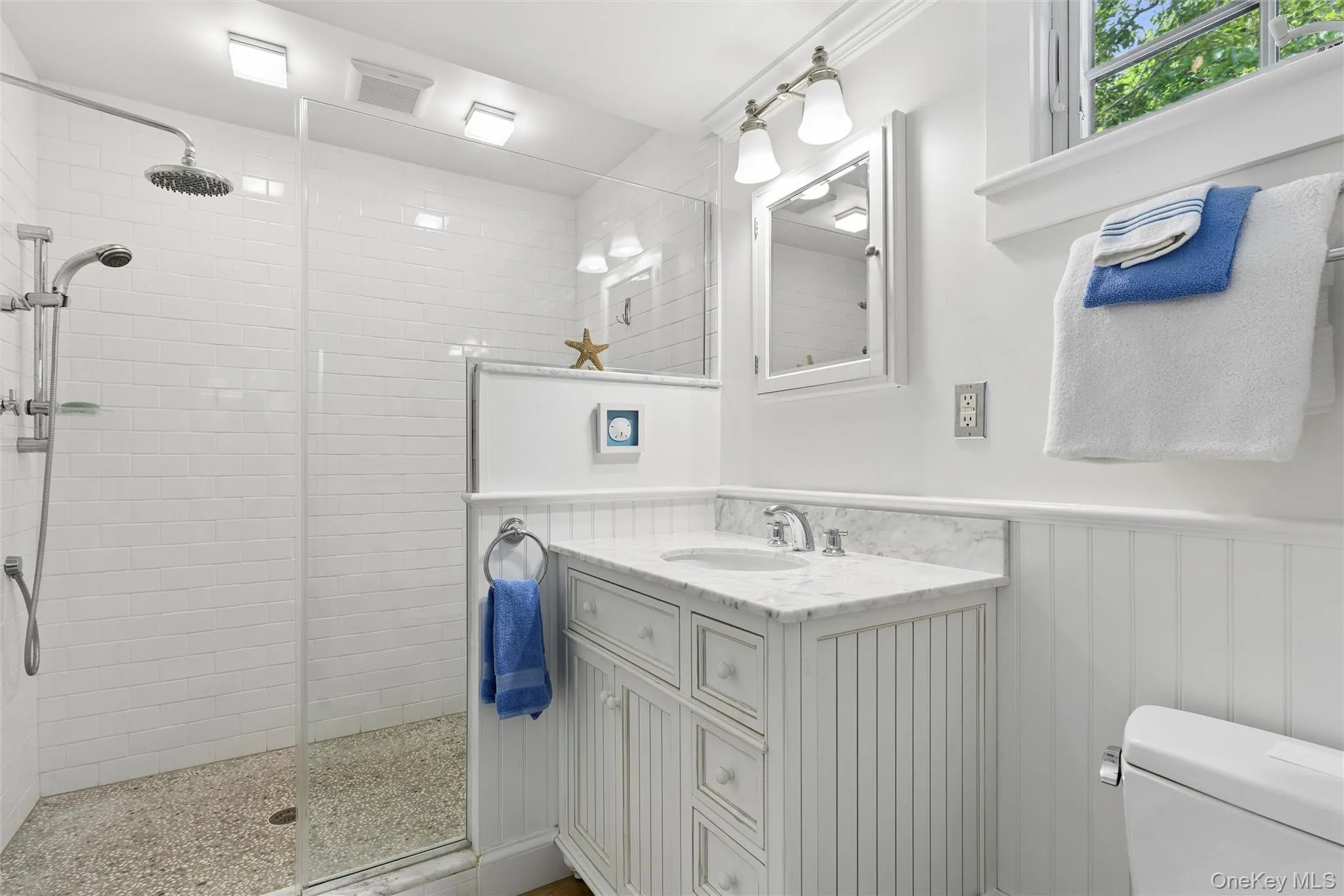 33 Bay Avenue, Southampton, NY, 2 Bedrooms Bedrooms, 4 Rooms Rooms,1 BathroomBathrooms,Residential Lease,For Rent,Bay,0,1025443 33 Bay Avenue, Southampton, NY, 2 Bedrooms Bedrooms, 4 Rooms Rooms,1 BathroomBathrooms,Residential Lease,For Rent,Bay,0,1025443