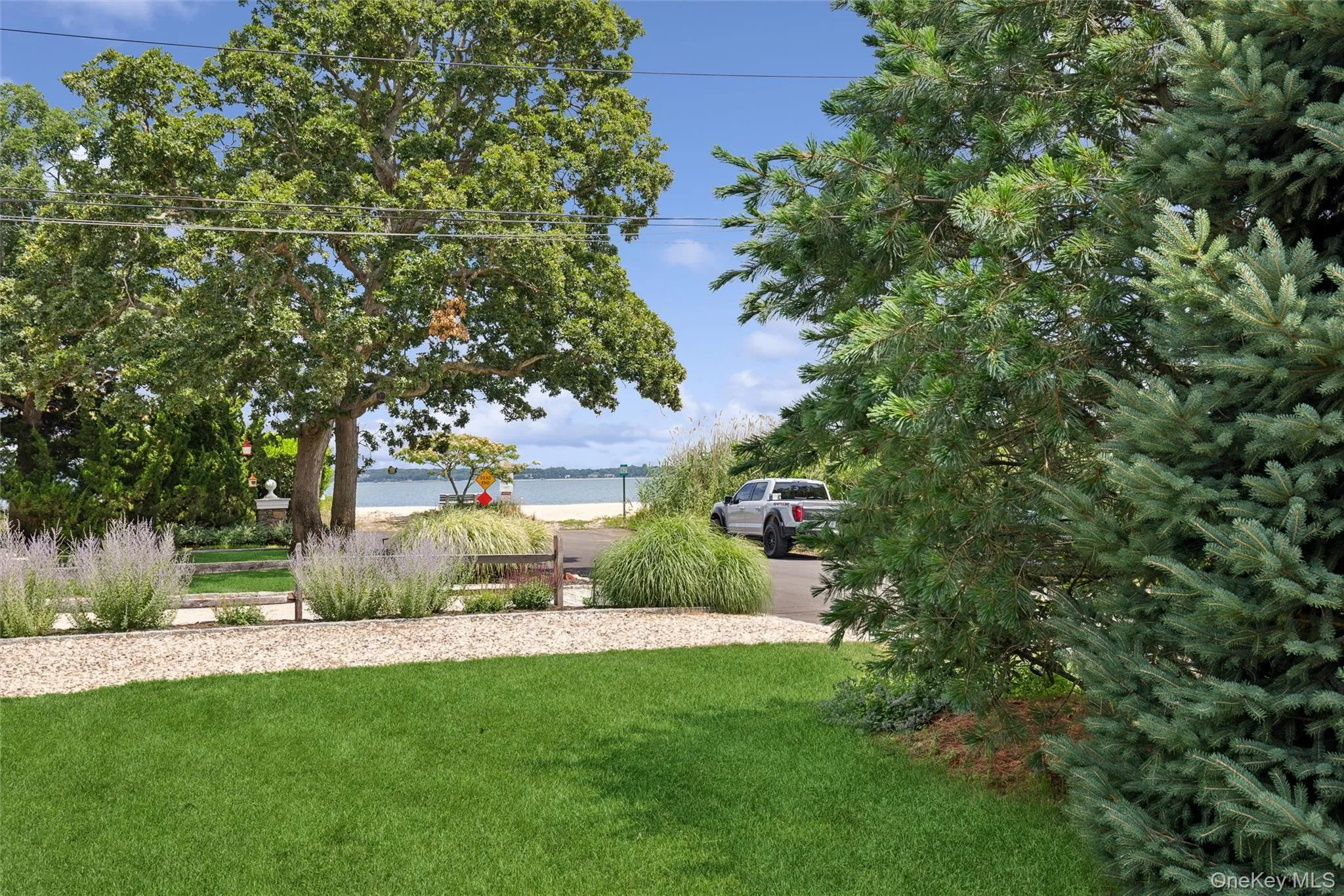 33 Bay Avenue, Southampton, NY, 2 Bedrooms Bedrooms, 4 Rooms Rooms,1 BathroomBathrooms,Residential Lease,For Rent,Bay,0,1025443 33 Bay Avenue, Southampton, NY, 2 Bedrooms Bedrooms, 4 Rooms Rooms,1 BathroomBathrooms,Residential Lease,For Rent,Bay,0,1025443