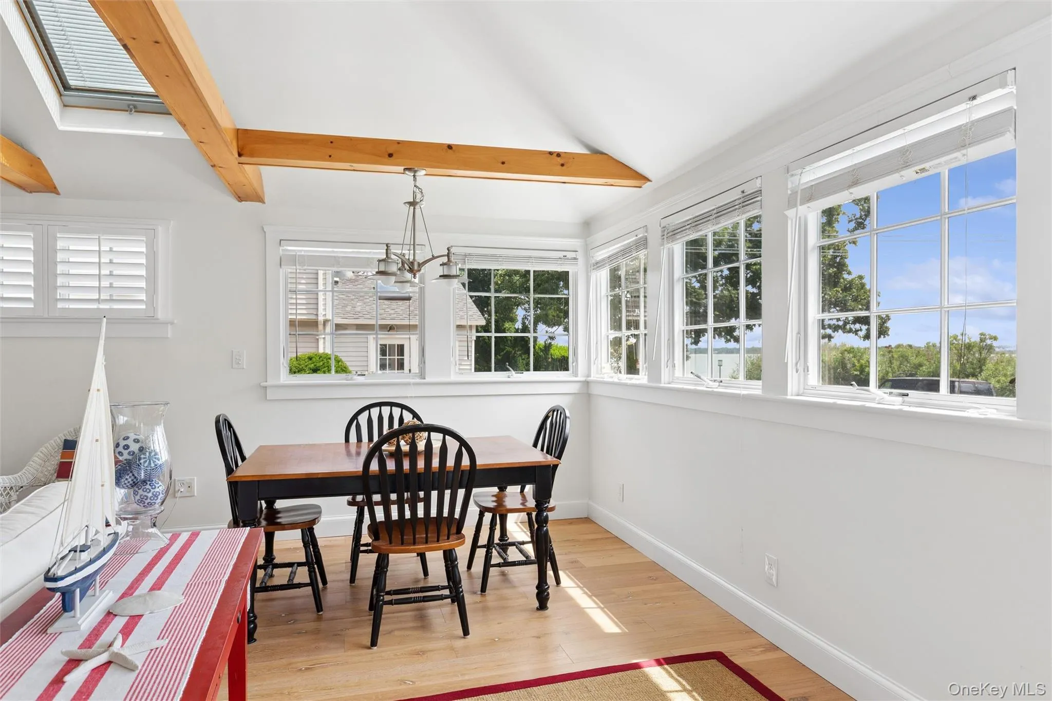 33 Bay Avenue, Southampton, NY, 2 Bedrooms Bedrooms, 4 Rooms Rooms,1 BathroomBathrooms,Residential Lease,For Rent,Bay,0,1025443 33 Bay Avenue, Southampton, NY, 2 Bedrooms Bedrooms, 4 Rooms Rooms,1 BathroomBathrooms,Residential Lease,For Rent,Bay,0,1025443
