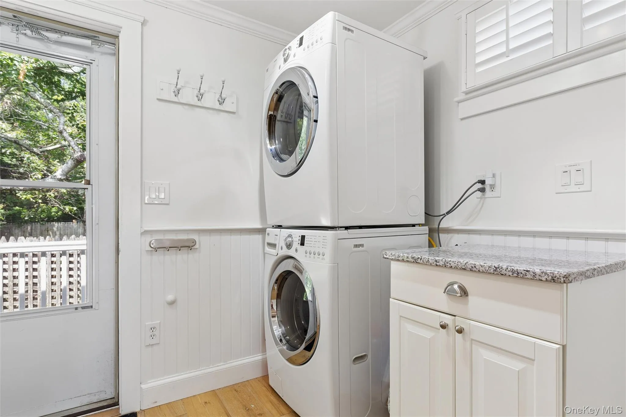 33 Bay Avenue, Southampton, NY, 2 Bedrooms Bedrooms, 4 Rooms Rooms,1 BathroomBathrooms,Residential Lease,For Rent,Bay,0,1025443 33 Bay Avenue, Southampton, NY, 2 Bedrooms Bedrooms, 4 Rooms Rooms,1 BathroomBathrooms,Residential Lease,For Rent,Bay,0,1025443