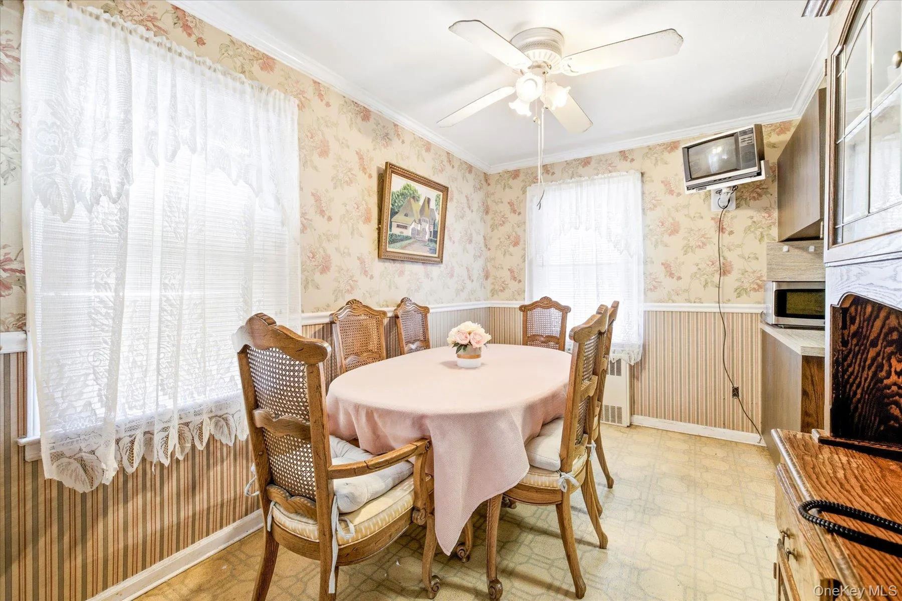 187 Raff Avenue, Hempstead, NY, 4 Bedrooms Bedrooms, 7 Rooms Rooms,1 BathroomBathrooms,Residential,For Rent,Raff,0,1025445 187 Raff Avenue, Hempstead, NY, 4 Bedrooms Bedrooms, 7 Rooms Rooms,1 BathroomBathrooms,Residential,For Rent,Raff,0,1025445