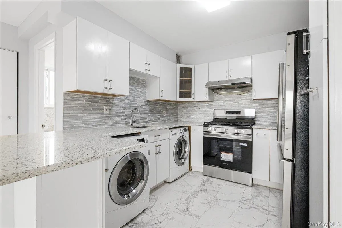 76-01 113th Street, New York, NY, 3 Bedrooms Bedrooms, 7 Rooms Rooms,2 BathroomsBathrooms,Residential,For Rent,113th,0,1025450 76-01 113th Street, New York, NY, 3 Bedrooms Bedrooms, 7 Rooms Rooms,2 BathroomsBathrooms,Residential,For Rent,113th,0,1025450
