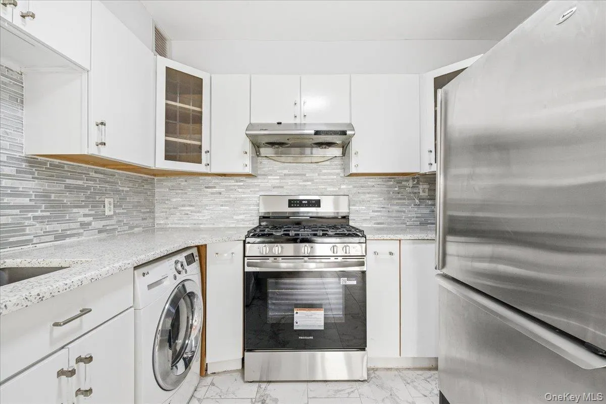 76-01 113th Street, New York, NY, 3 Bedrooms Bedrooms, 7 Rooms Rooms,2 BathroomsBathrooms,Residential,For Rent,113th,0,1025450 76-01 113th Street, New York, NY, 3 Bedrooms Bedrooms, 7 Rooms Rooms,2 BathroomsBathrooms,Residential,For Rent,113th,0,1025450
