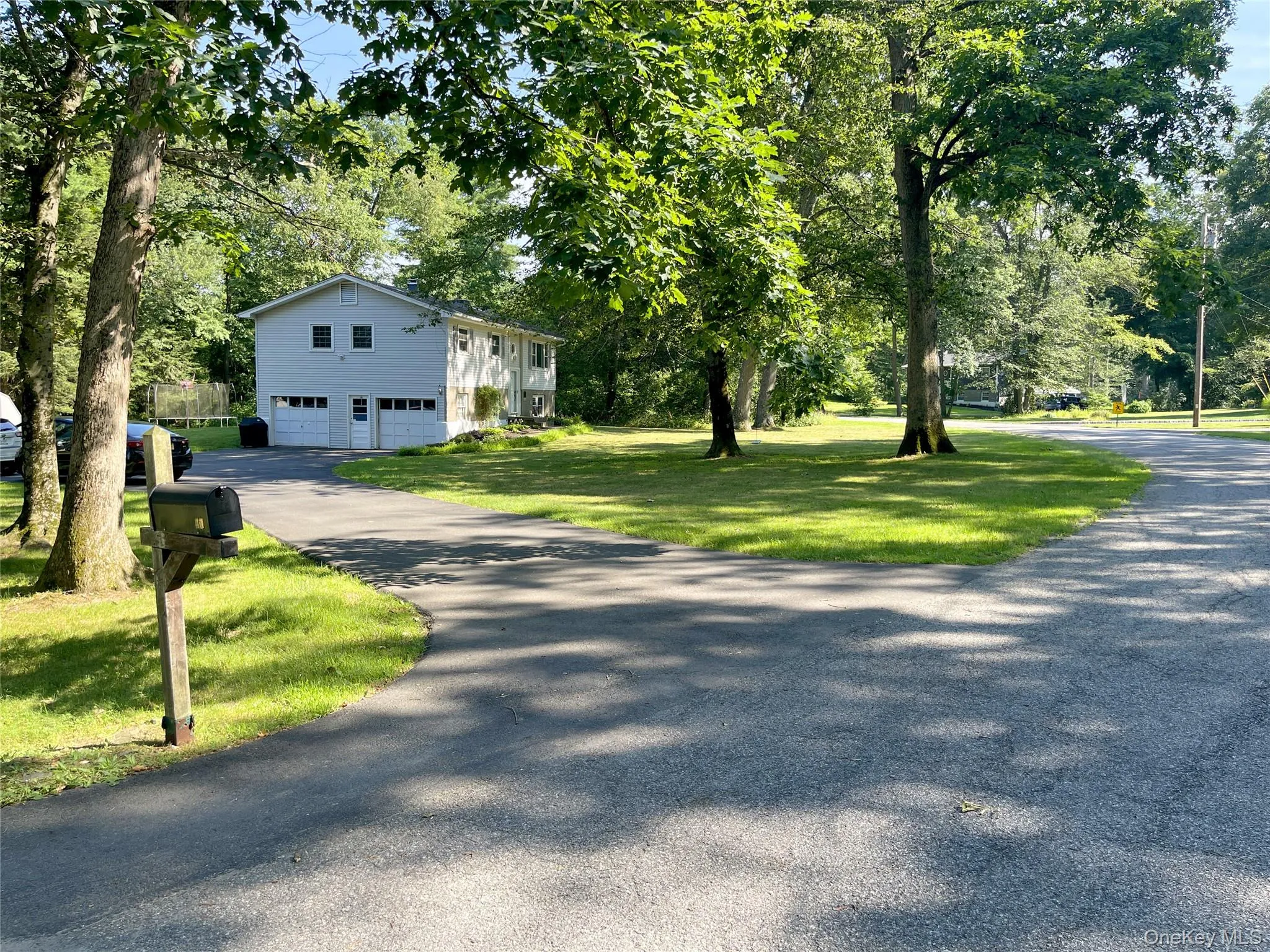 43 Julie Drive, East Fishkill, NY, 4 Bedrooms Bedrooms, 8 Rooms Rooms,1 BathroomBathrooms,Residential,For Rent,Julie,0,1025451 43 Julie Drive, East Fishkill, NY, 4 Bedrooms Bedrooms, 8 Rooms Rooms,1 BathroomBathrooms,Residential,For Rent,Julie,0,1025451