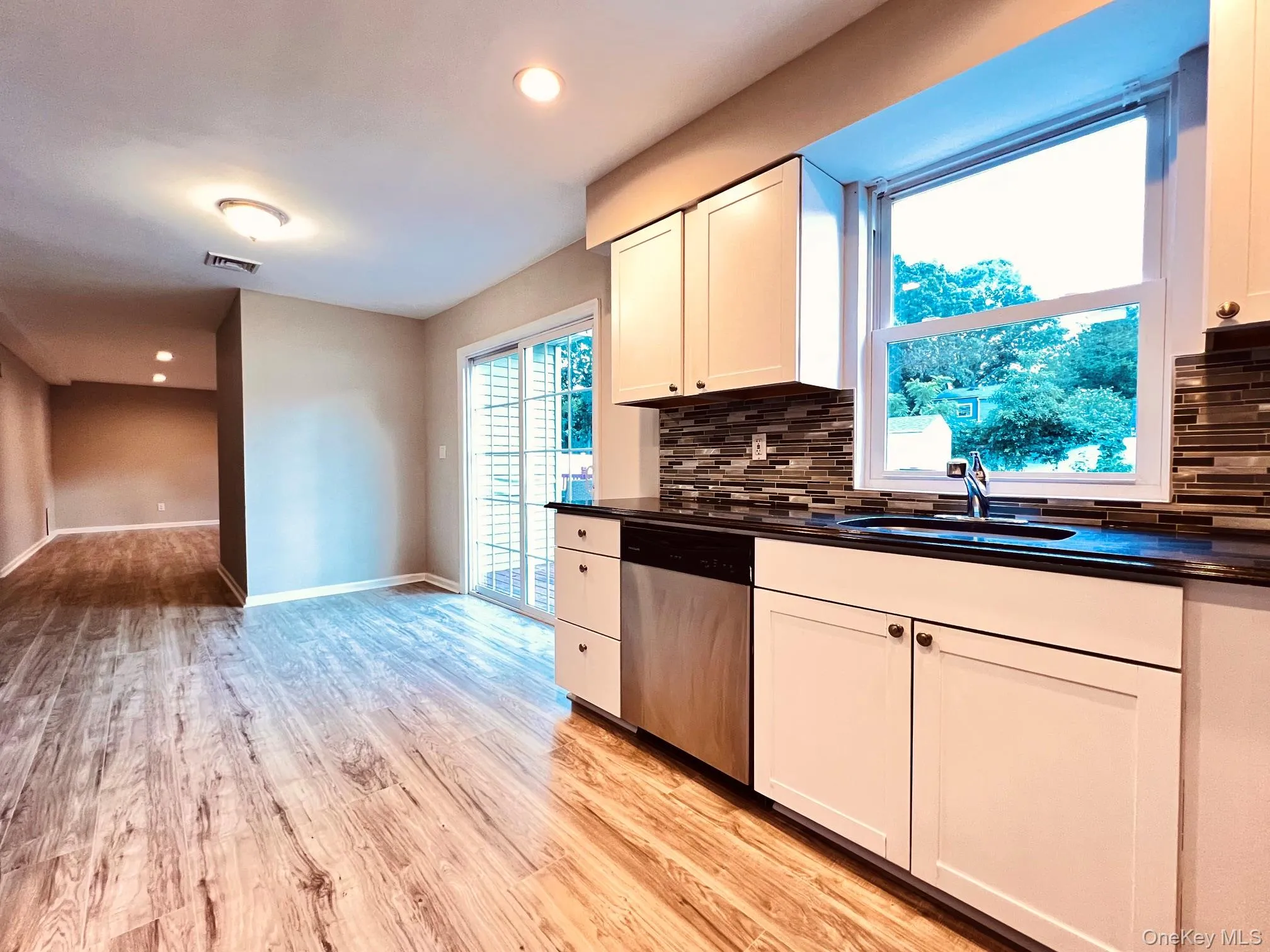 10 Summercress Lane, Brookhaven, NY, 5 Bedrooms Bedrooms, 9 Rooms Rooms,2 BathroomsBathrooms,Residential,For Rent,Summercress,0,1025456 10 Summercress Lane, Brookhaven, NY, 5 Bedrooms Bedrooms, 9 Rooms Rooms,2 BathroomsBathrooms,Residential,For Rent,Summercress,0,1025456