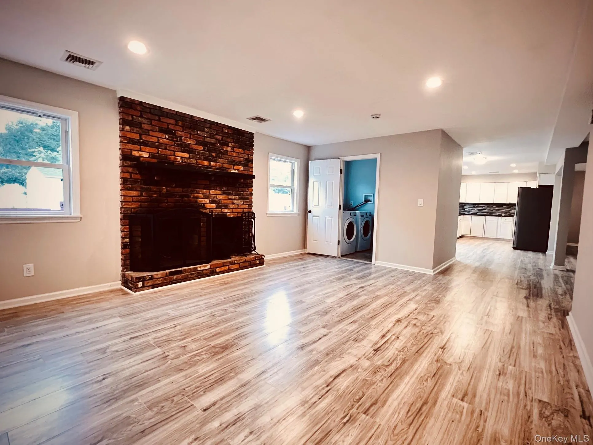 10 Summercress Lane, Brookhaven, NY, 5 Bedrooms Bedrooms, 9 Rooms Rooms,2 BathroomsBathrooms,Residential,For Rent,Summercress,0,1025456 10 Summercress Lane, Brookhaven, NY, 5 Bedrooms Bedrooms, 9 Rooms Rooms,2 BathroomsBathrooms,Residential,For Rent,Summercress,0,1025456