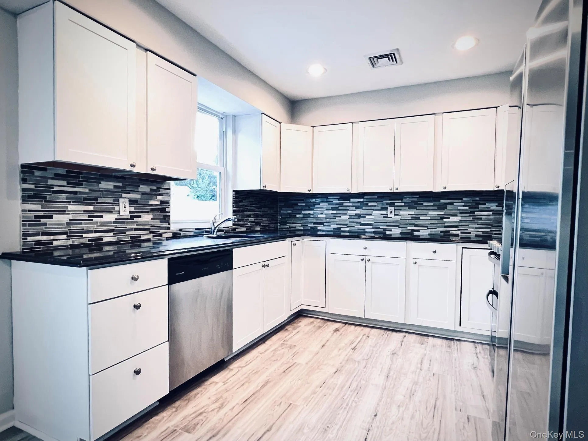 10 Summercress Lane, Brookhaven, NY, 5 Bedrooms Bedrooms, 9 Rooms Rooms,2 BathroomsBathrooms,Residential,For Rent,Summercress,0,1025456 10 Summercress Lane, Brookhaven, NY, 5 Bedrooms Bedrooms, 9 Rooms Rooms,2 BathroomsBathrooms,Residential,For Rent,Summercress,0,1025456