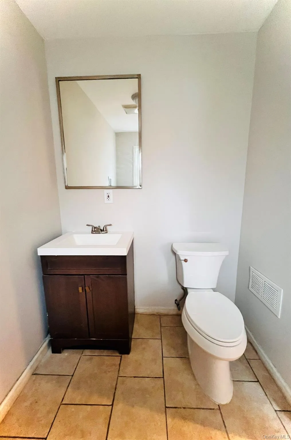 10 Summercress Lane, Brookhaven, NY, 5 Bedrooms Bedrooms, 9 Rooms Rooms,2 BathroomsBathrooms,Residential,For Rent,Summercress,0,1025456 10 Summercress Lane, Brookhaven, NY, 5 Bedrooms Bedrooms, 9 Rooms Rooms,2 BathroomsBathrooms,Residential,For Rent,Summercress,0,1025456