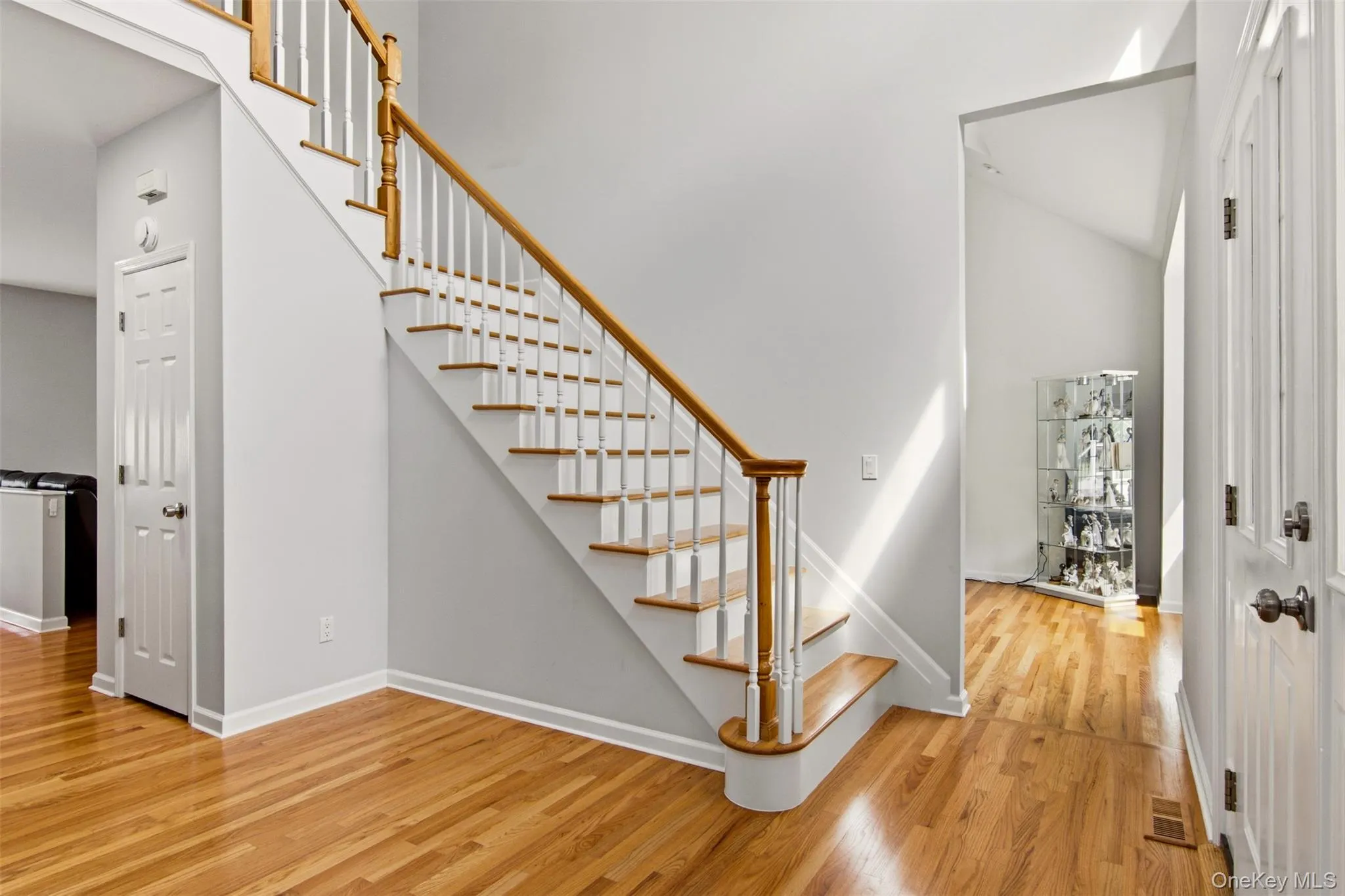 6 Poplar Lane, Smithtown, NY, 4 Bedrooms Bedrooms, 8 Rooms Rooms,2 BathroomsBathrooms,Residential,For Rent,Poplar,0,1025467 6 Poplar Lane, Smithtown, NY, 4 Bedrooms Bedrooms, 8 Rooms Rooms,2 BathroomsBathrooms,Residential,For Rent,Poplar,0,1025467
