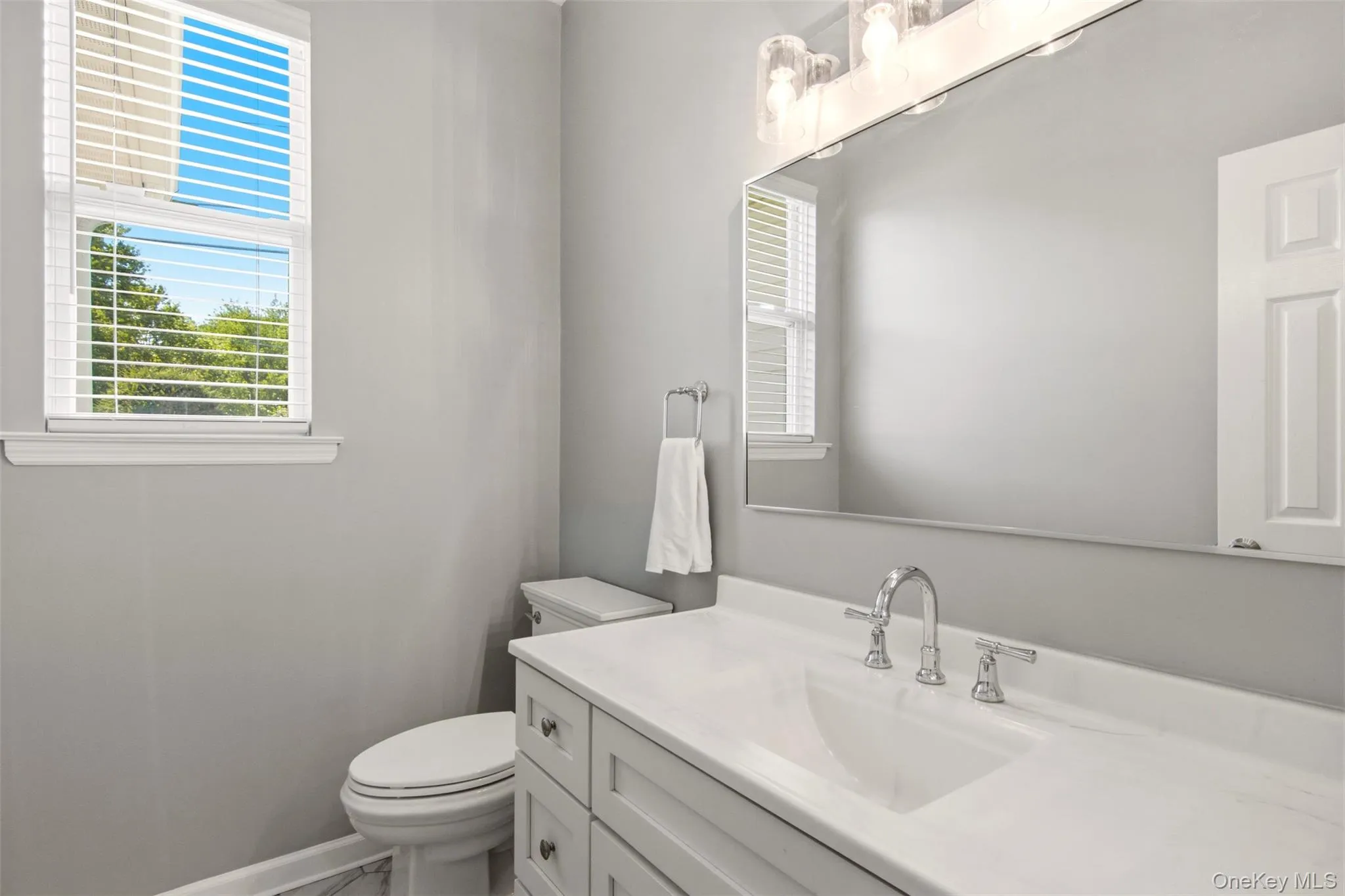 6 Poplar Lane, Smithtown, NY, 4 Bedrooms Bedrooms, 8 Rooms Rooms,2 BathroomsBathrooms,Residential,For Rent,Poplar,0,1025467 6 Poplar Lane, Smithtown, NY, 4 Bedrooms Bedrooms, 8 Rooms Rooms,2 BathroomsBathrooms,Residential,For Rent,Poplar,0,1025467