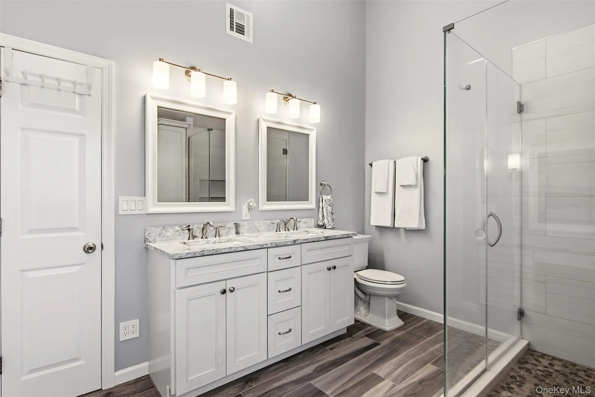 6 Poplar Lane, Smithtown, NY, 4 Bedrooms Bedrooms, 8 Rooms Rooms,2 BathroomsBathrooms,Residential,For Rent,Poplar,0,1025467 6 Poplar Lane, Smithtown, NY, 4 Bedrooms Bedrooms, 8 Rooms Rooms,2 BathroomsBathrooms,Residential,For Rent,Poplar,0,1025467