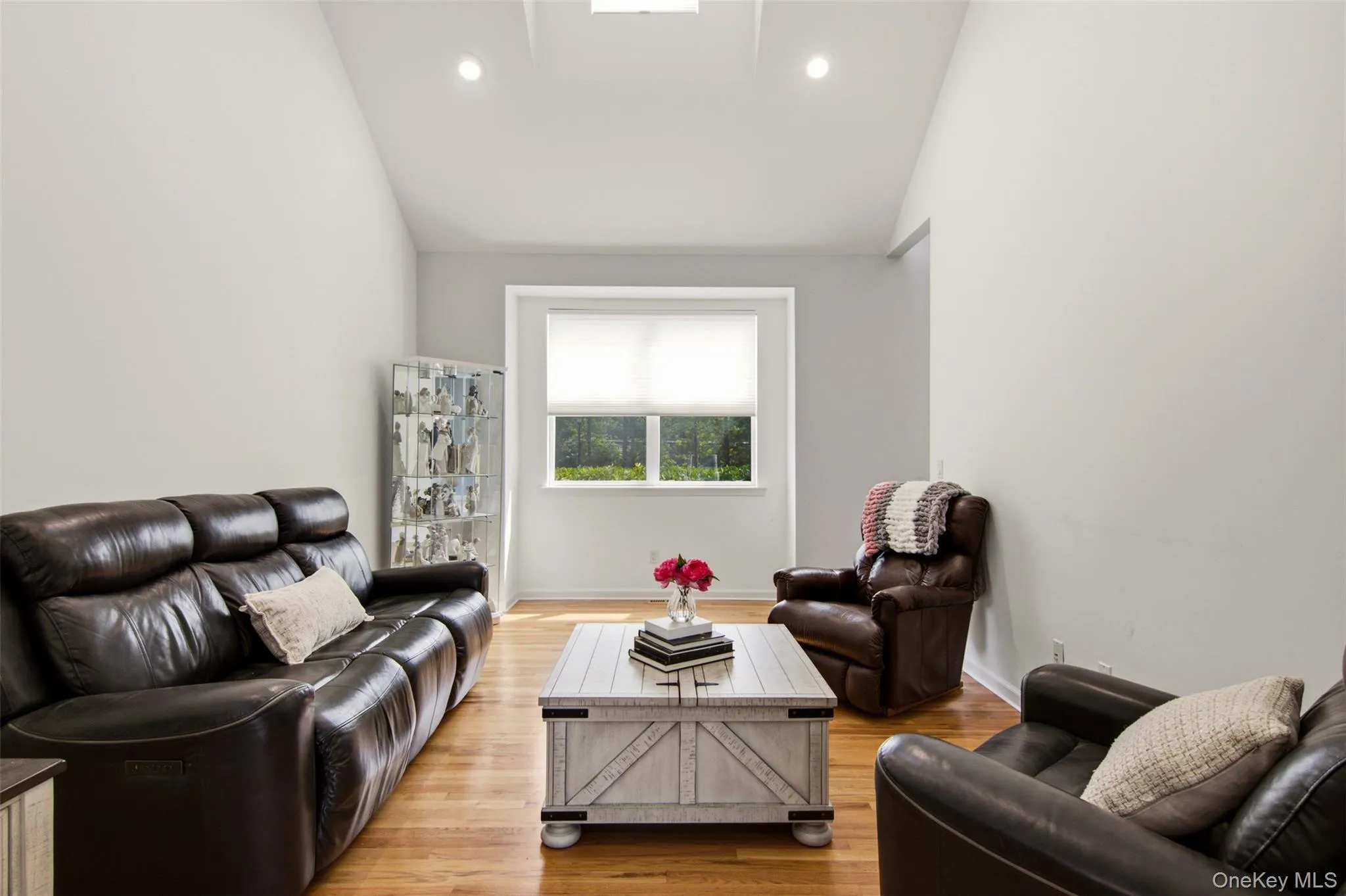6 Poplar Lane, Smithtown, NY, 4 Bedrooms Bedrooms, 8 Rooms Rooms,2 BathroomsBathrooms,Residential,For Rent,Poplar,0,1025467 6 Poplar Lane, Smithtown, NY, 4 Bedrooms Bedrooms, 8 Rooms Rooms,2 BathroomsBathrooms,Residential,For Rent,Poplar,0,1025467