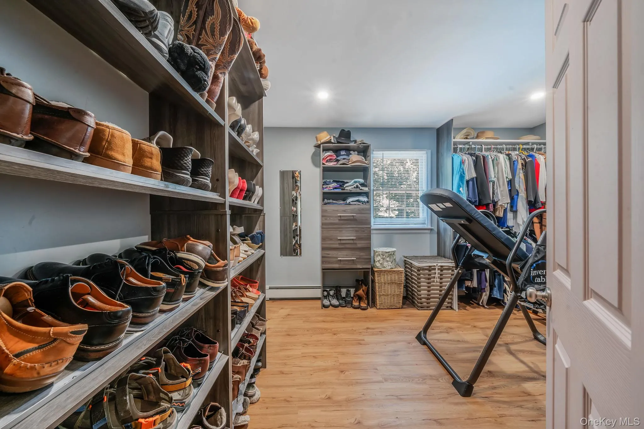 77 Shore Road, Brookhaven, NY, 5 Bedrooms Bedrooms, 11 Rooms Rooms,2 BathroomsBathrooms,Residential,For Rent,Shore,0,1025468 77 Shore Road, Brookhaven, NY, 5 Bedrooms Bedrooms, 11 Rooms Rooms,2 BathroomsBathrooms,Residential,For Rent,Shore,0,1025468