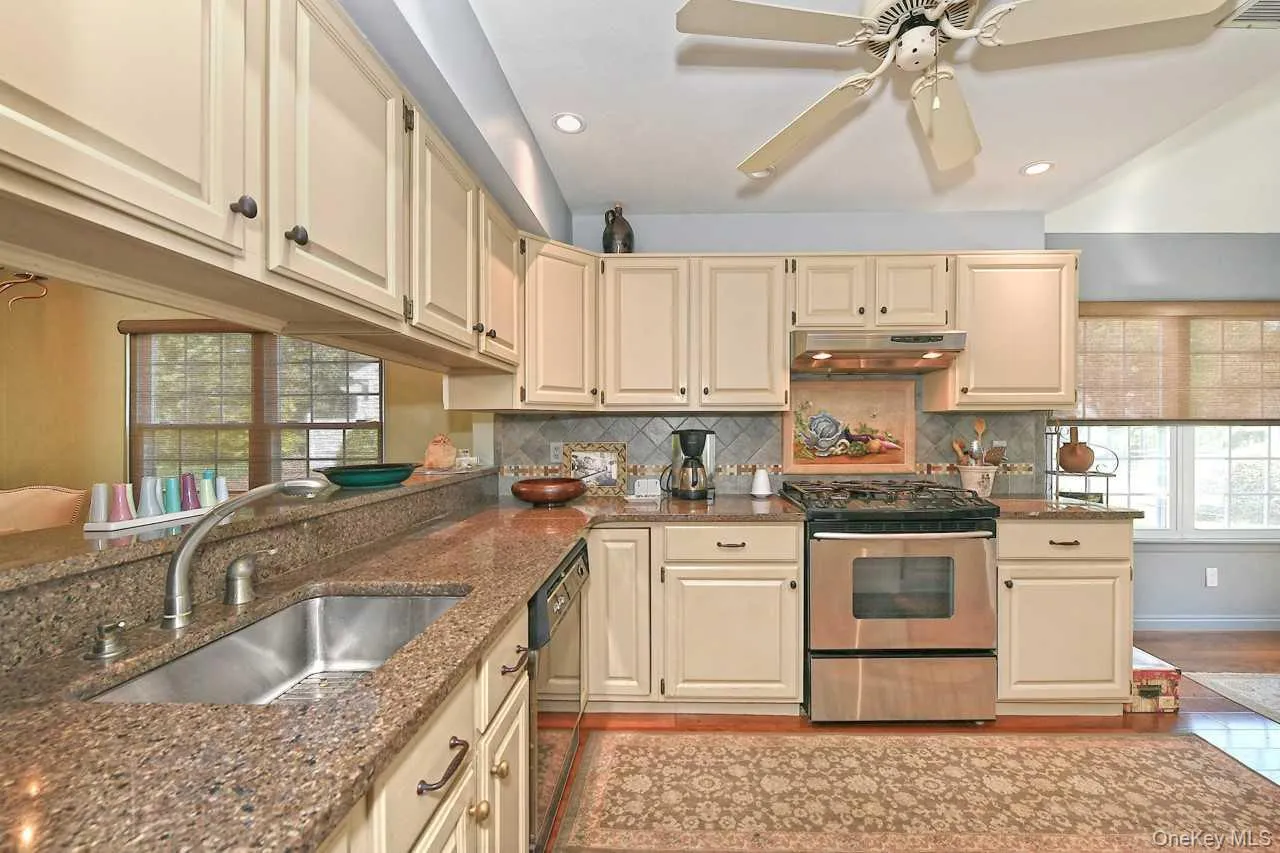 26 Mystic Circle, Islip, NY, 2 Bedrooms Bedrooms, 5 Rooms Rooms,2 BathroomsBathrooms,Residential,For Rent,Mystic,0,1025469 26 Mystic Circle, Islip, NY, 2 Bedrooms Bedrooms, 5 Rooms Rooms,2 BathroomsBathrooms,Residential,For Rent,Mystic,0,1025469