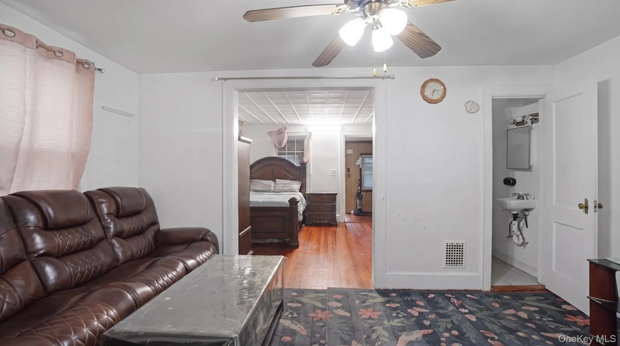 90-27 218 Place, New York, NY, 2 Bedrooms Bedrooms, 8 Rooms Rooms,1 BathroomBathrooms,Residential,For Rent,218,0,1025471 90-27 218 Place, New York, NY, 2 Bedrooms Bedrooms, 8 Rooms Rooms,1 BathroomBathrooms,Residential,For Rent,218,0,1025471
