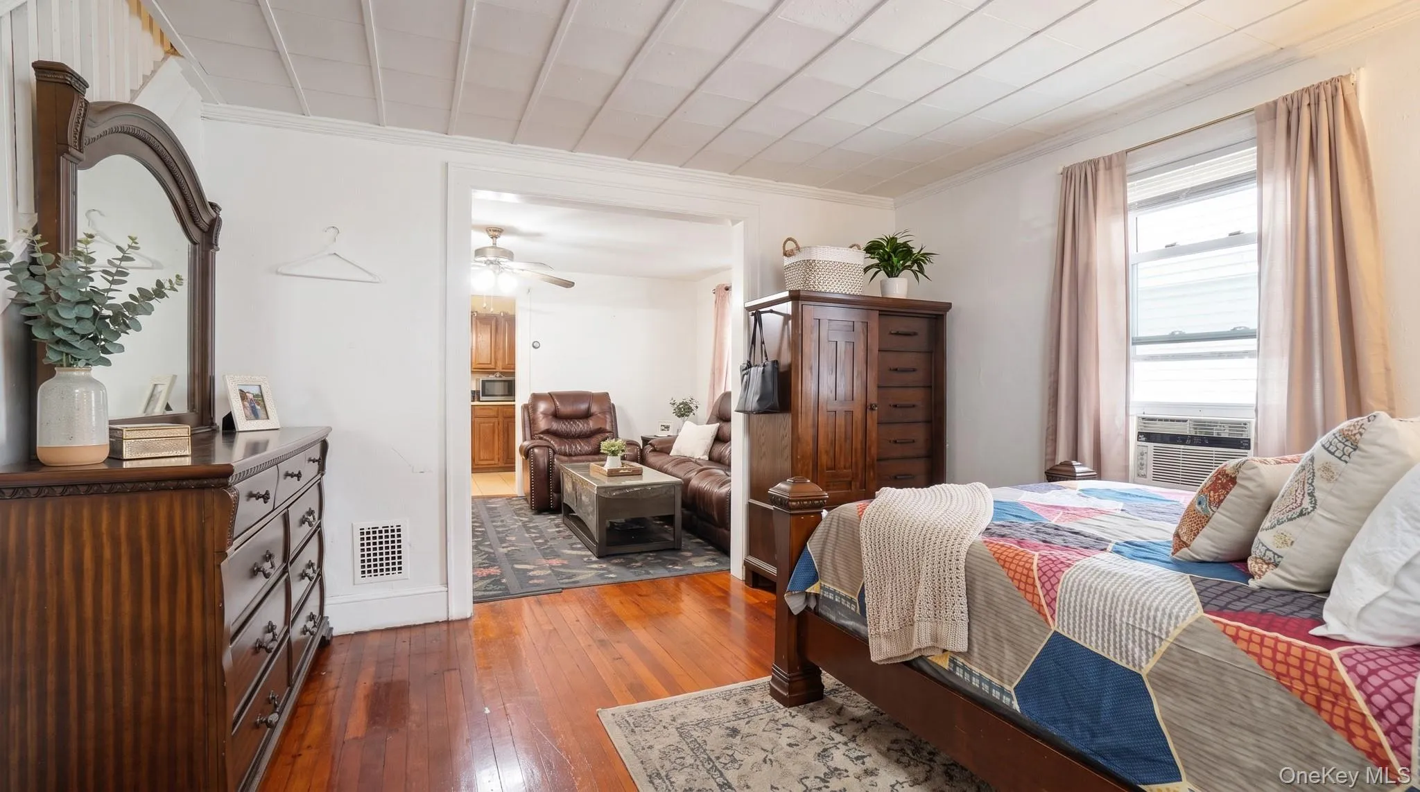 90-27 218 Place, New York, NY, 2 Bedrooms Bedrooms, 8 Rooms Rooms,1 BathroomBathrooms,Residential,For Rent,218,0,1025471 90-27 218 Place, New York, NY, 2 Bedrooms Bedrooms, 8 Rooms Rooms,1 BathroomBathrooms,Residential,For Rent,218,0,1025471