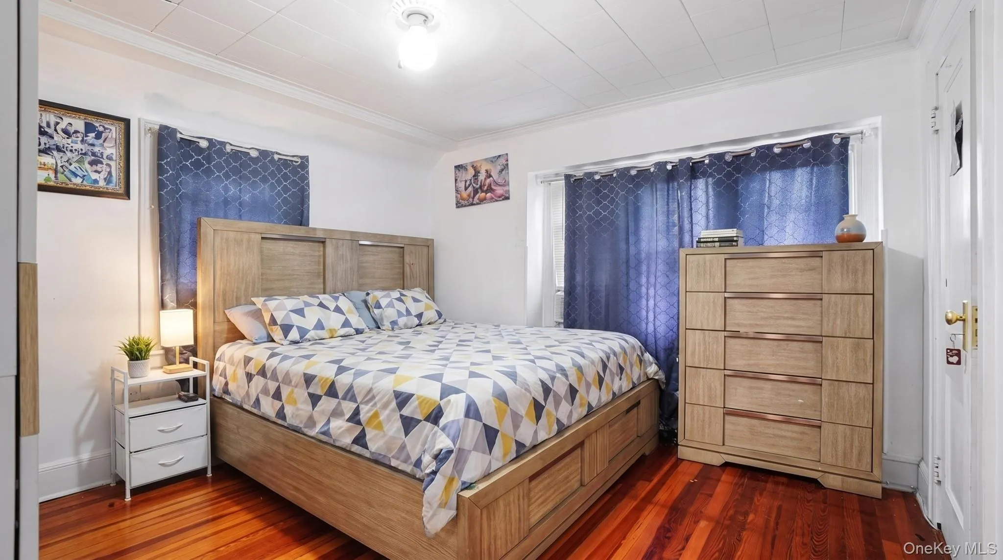 90-27 218 Place, New York, NY, 2 Bedrooms Bedrooms, 8 Rooms Rooms,1 BathroomBathrooms,Residential,For Rent,218,0,1025471 90-27 218 Place, New York, NY, 2 Bedrooms Bedrooms, 8 Rooms Rooms,1 BathroomBathrooms,Residential,For Rent,218,0,1025471