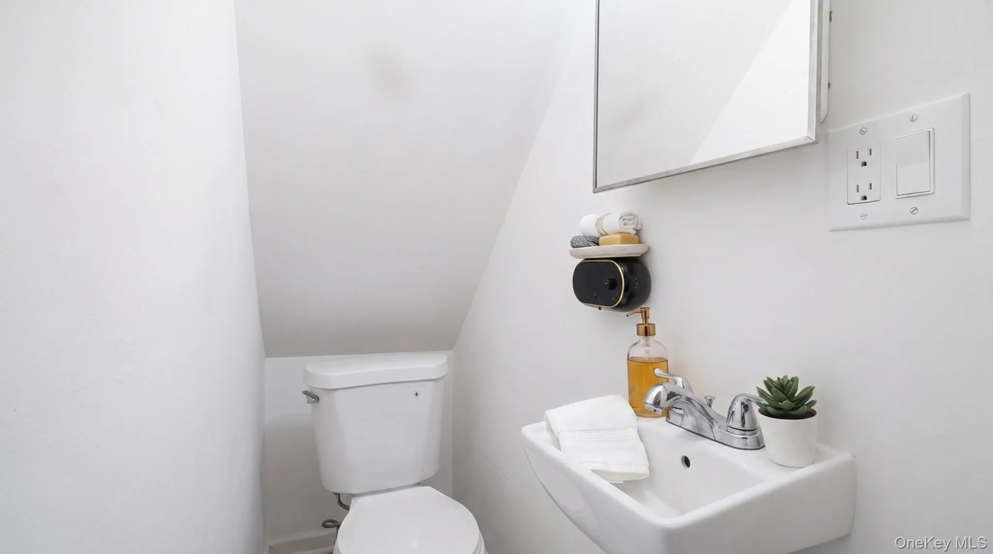 90-27 218 Place, New York, NY, 2 Bedrooms Bedrooms, 8 Rooms Rooms,1 BathroomBathrooms,Residential,For Rent,218,0,1025471 90-27 218 Place, New York, NY, 2 Bedrooms Bedrooms, 8 Rooms Rooms,1 BathroomBathrooms,Residential,For Rent,218,0,1025471