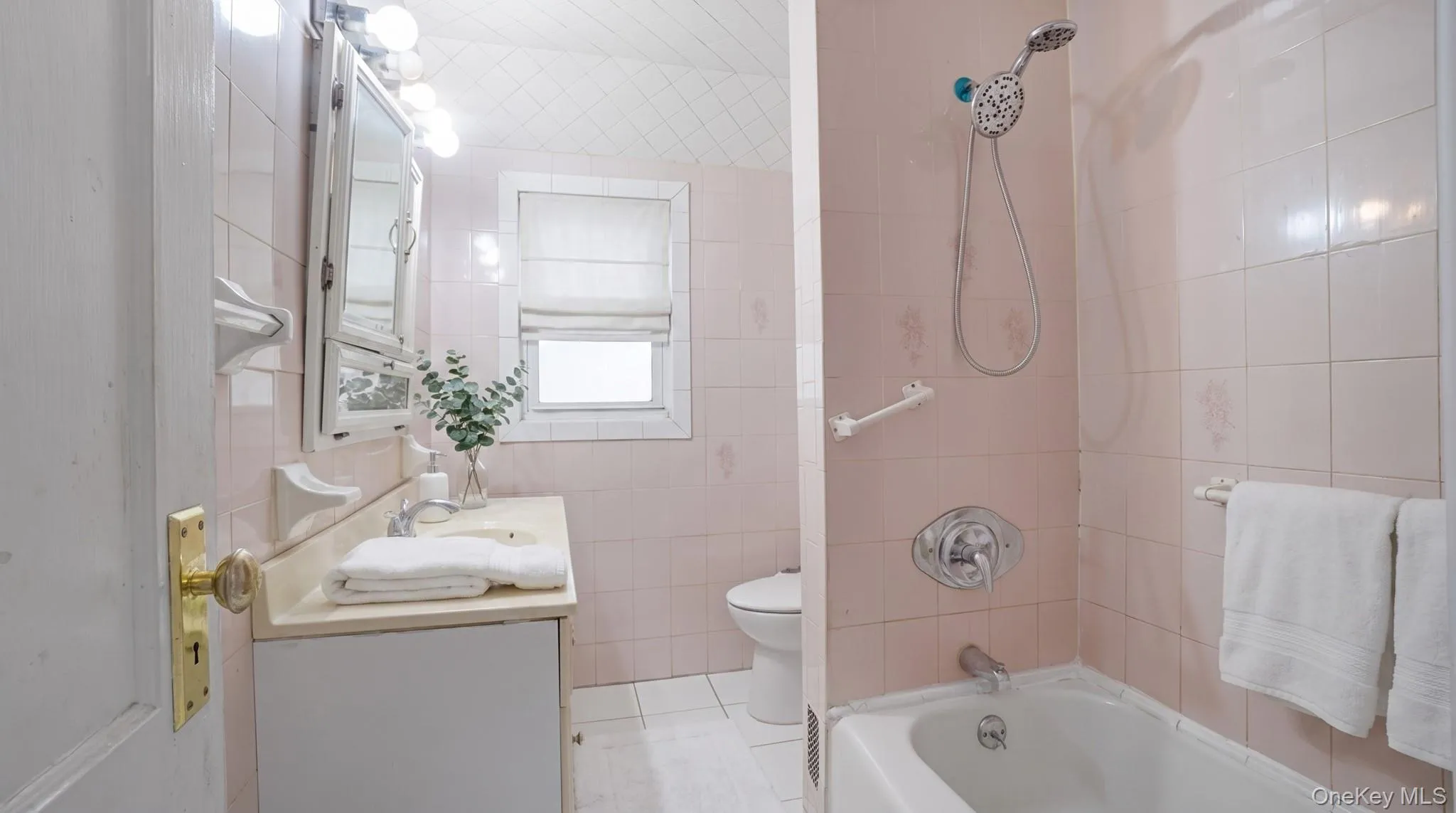 90-27 218 Place, New York, NY, 2 Bedrooms Bedrooms, 8 Rooms Rooms,1 BathroomBathrooms,Residential,For Rent,218,0,1025471 90-27 218 Place, New York, NY, 2 Bedrooms Bedrooms, 8 Rooms Rooms,1 BathroomBathrooms,Residential,For Rent,218,0,1025471