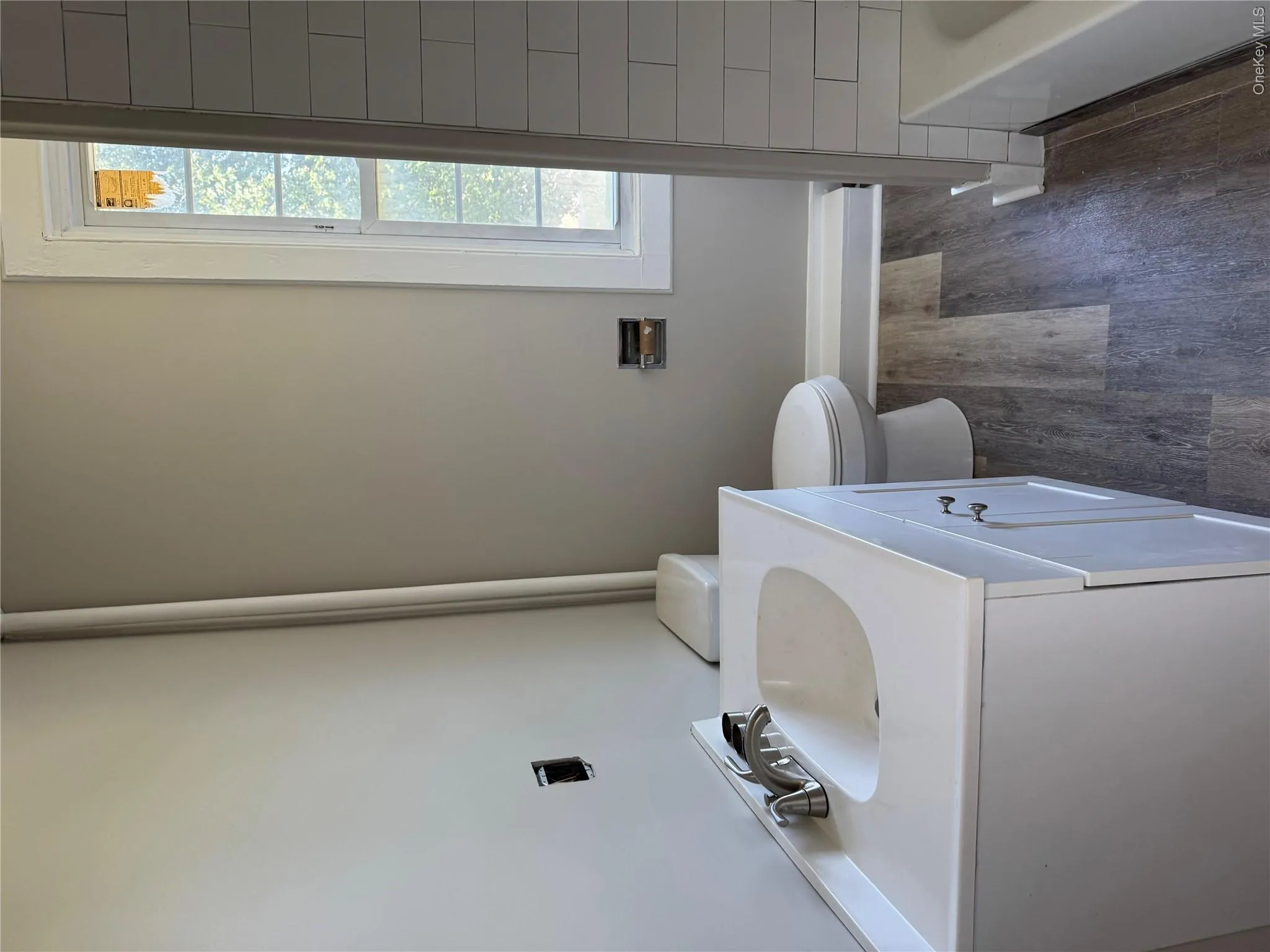 24 Oakland Avenue, Warwick (town), NY, 1 Bedroom Bedrooms, 3 Rooms Rooms,1 BathroomBathrooms,Residential Lease,For Rent,Oakland,0,1025473 24 Oakland Avenue, Warwick (town), NY, 1 Bedroom Bedrooms, 3 Rooms Rooms,1 BathroomBathrooms,Residential Lease,For Rent,Oakland,0,1025473