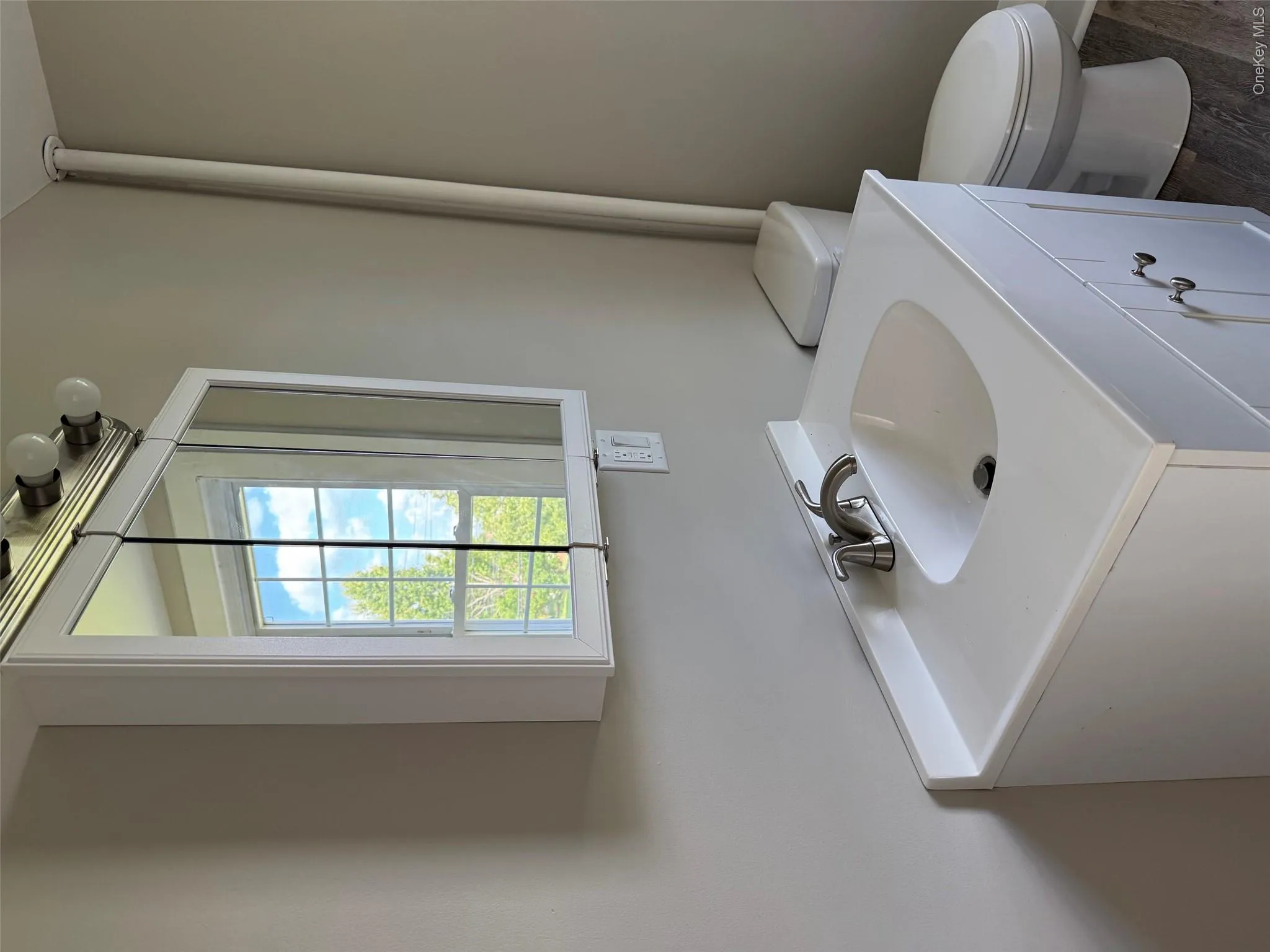 24 Oakland Avenue, Warwick (town), NY, 1 Bedroom Bedrooms, 3 Room Rooms,1 BathroomBathrooms,Residential Lease,For Rent,Oakland,0,1025473 24 Oakland Avenue, Warwick (town), NY, 1 Bedroom Bedrooms, 3 Room Rooms,1 BathroomBathrooms,Residential Lease,For Rent,Oakland,0,1025473
