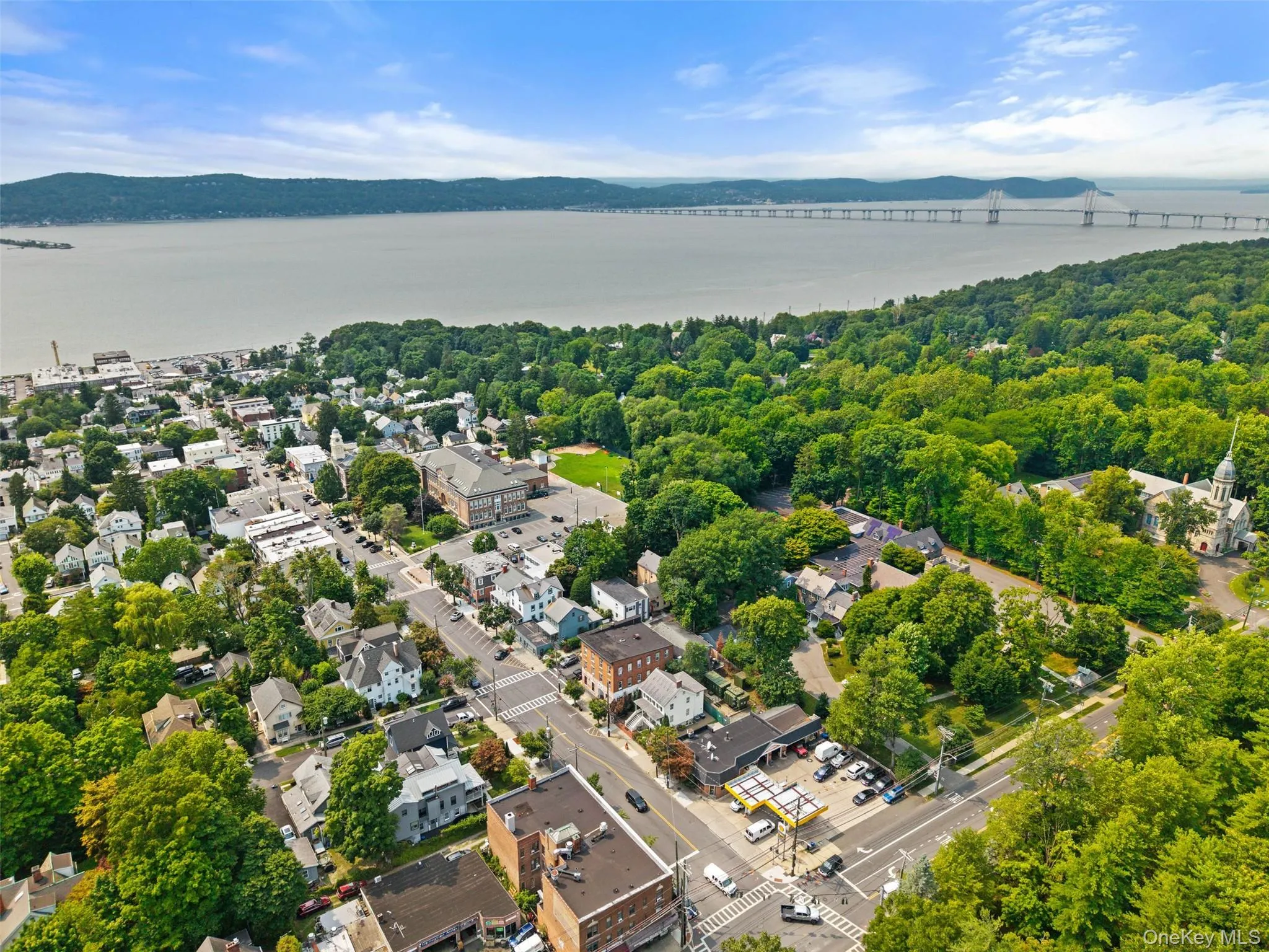 The village of Irvington offers a weekly farmers market, a myriad of restaurants, parks, a theatre and more! The village of Irvington offers a weekly farmers market, a myriad of restaurants, parks, a theatre and more!
