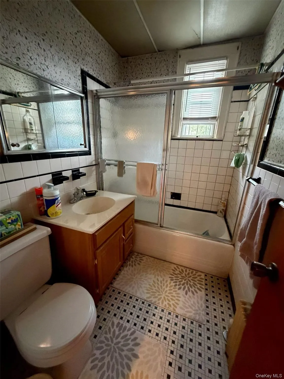 4641 161st Street, New York, NY, 3 Bedrooms Bedrooms, 6 Rooms Rooms,2 BathroomsBathrooms,Residential,For Rent,161st,0,1025485 4641 161st Street, New York, NY, 3 Bedrooms Bedrooms, 6 Rooms Rooms,2 BathroomsBathrooms,Residential,For Rent,161st,0,1025485