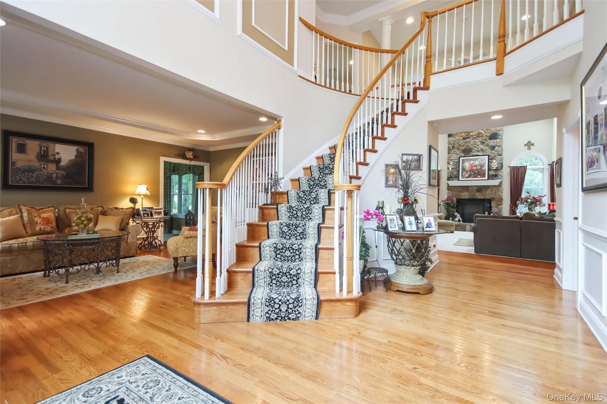 Welcoming Entry Foyer Welcoming Entry Foyer