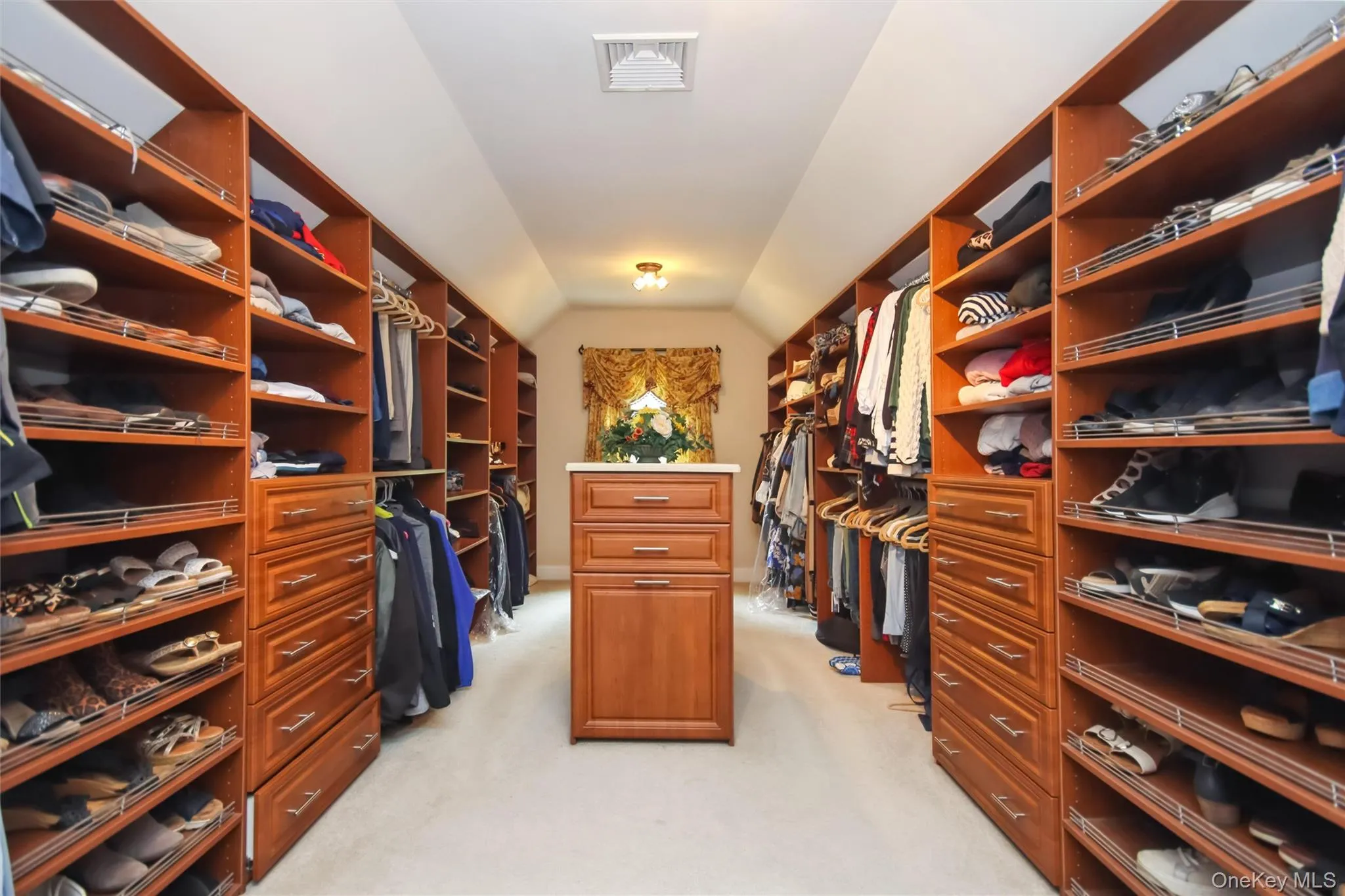 Amazing walk-in closet in Master Br Amazing walk-in closet in Master Br