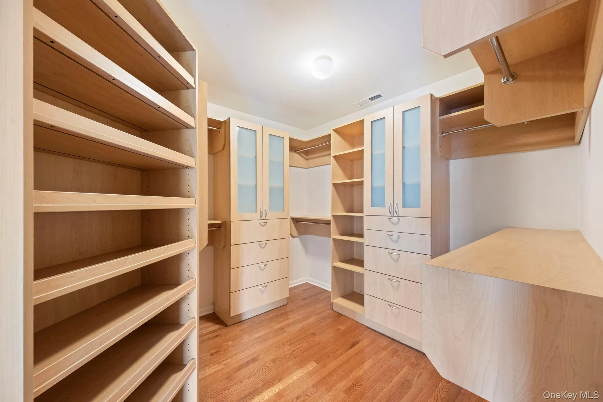 421 Vassar Place, Fishkill, NY, 4 Bedrooms Bedrooms, 9 Rooms Rooms,2 BathroomsBathrooms,Residential,For Rent,Vassar,0,1025492 421 Vassar Place, Fishkill, NY, 4 Bedrooms Bedrooms, 9 Rooms Rooms,2 BathroomsBathrooms,Residential,For Rent,Vassar,0,1025492