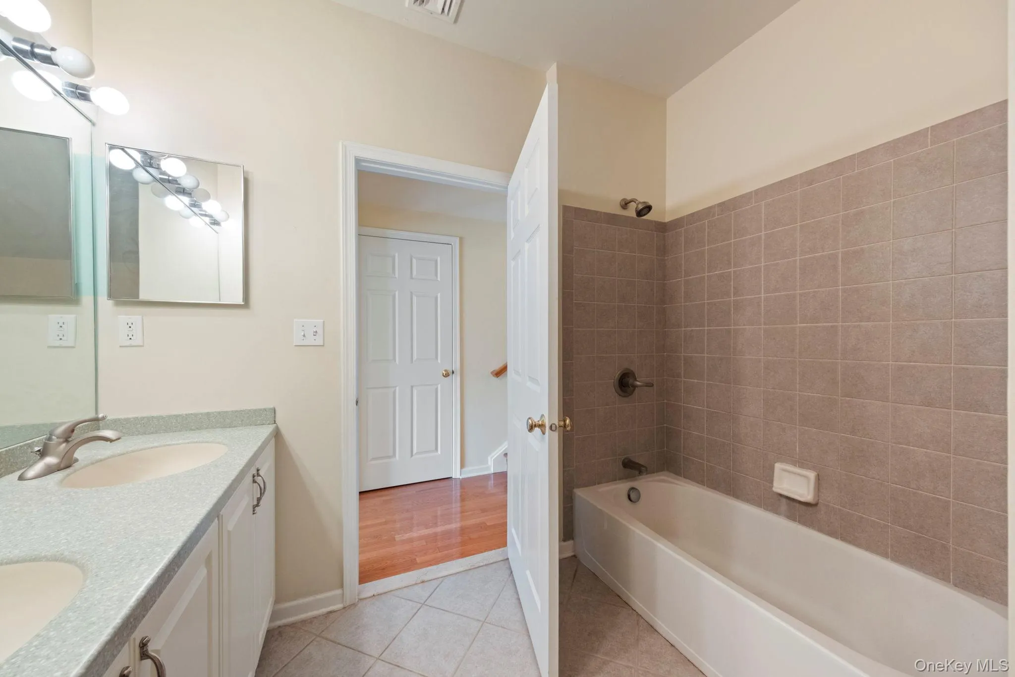 421 Vassar Place, Fishkill, NY, 4 Bedrooms Bedrooms, 9 Rooms Rooms,2 BathroomsBathrooms,Residential,For Rent,Vassar,0,1025492 421 Vassar Place, Fishkill, NY, 4 Bedrooms Bedrooms, 9 Rooms Rooms,2 BathroomsBathrooms,Residential,For Rent,Vassar,0,1025492