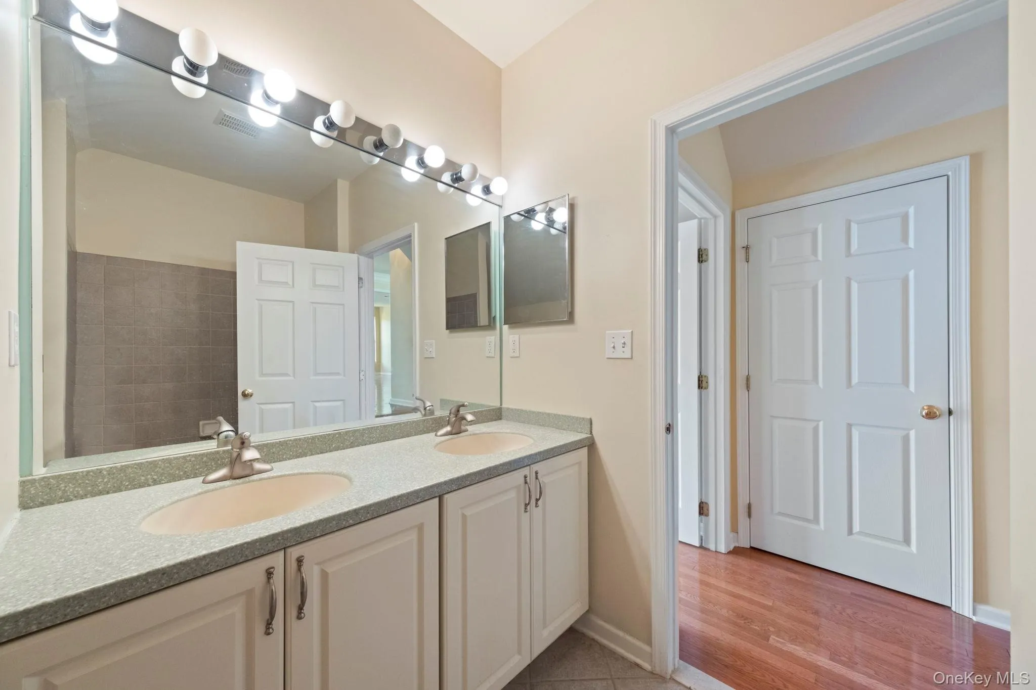 421 Vassar Place, Fishkill, NY, 4 Bedrooms Bedrooms, 9 Rooms Rooms,2 BathroomsBathrooms,Residential,For Rent,Vassar,0,1025492 421 Vassar Place, Fishkill, NY, 4 Bedrooms Bedrooms, 9 Rooms Rooms,2 BathroomsBathrooms,Residential,For Rent,Vassar,0,1025492