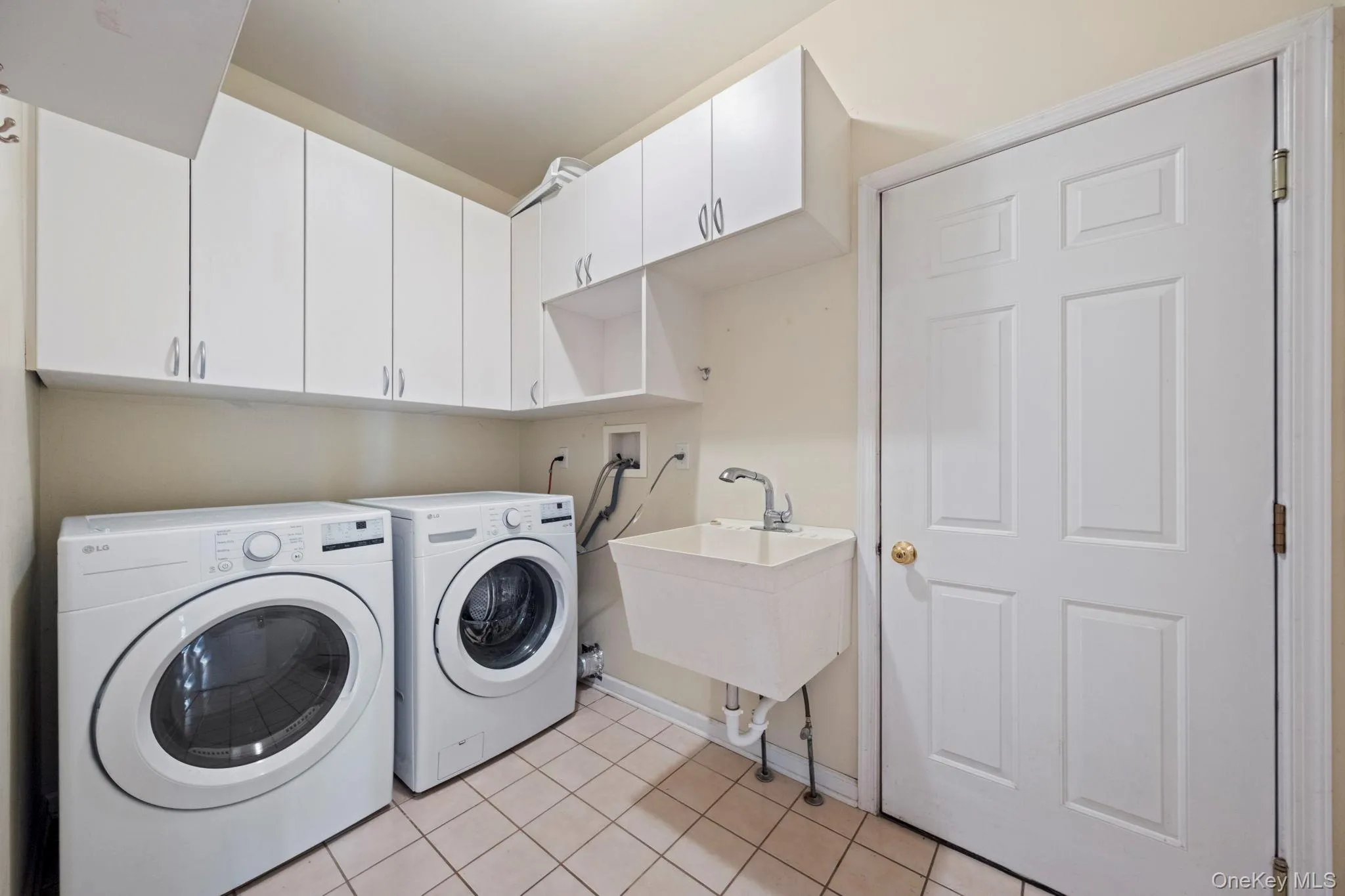 421 Vassar Place, Fishkill, NY, 4 Bedrooms Bedrooms, 9 Rooms Rooms,2 BathroomsBathrooms,Residential,For Rent,Vassar,0,1025492 421 Vassar Place, Fishkill, NY, 4 Bedrooms Bedrooms, 9 Rooms Rooms,2 BathroomsBathrooms,Residential,For Rent,Vassar,0,1025492