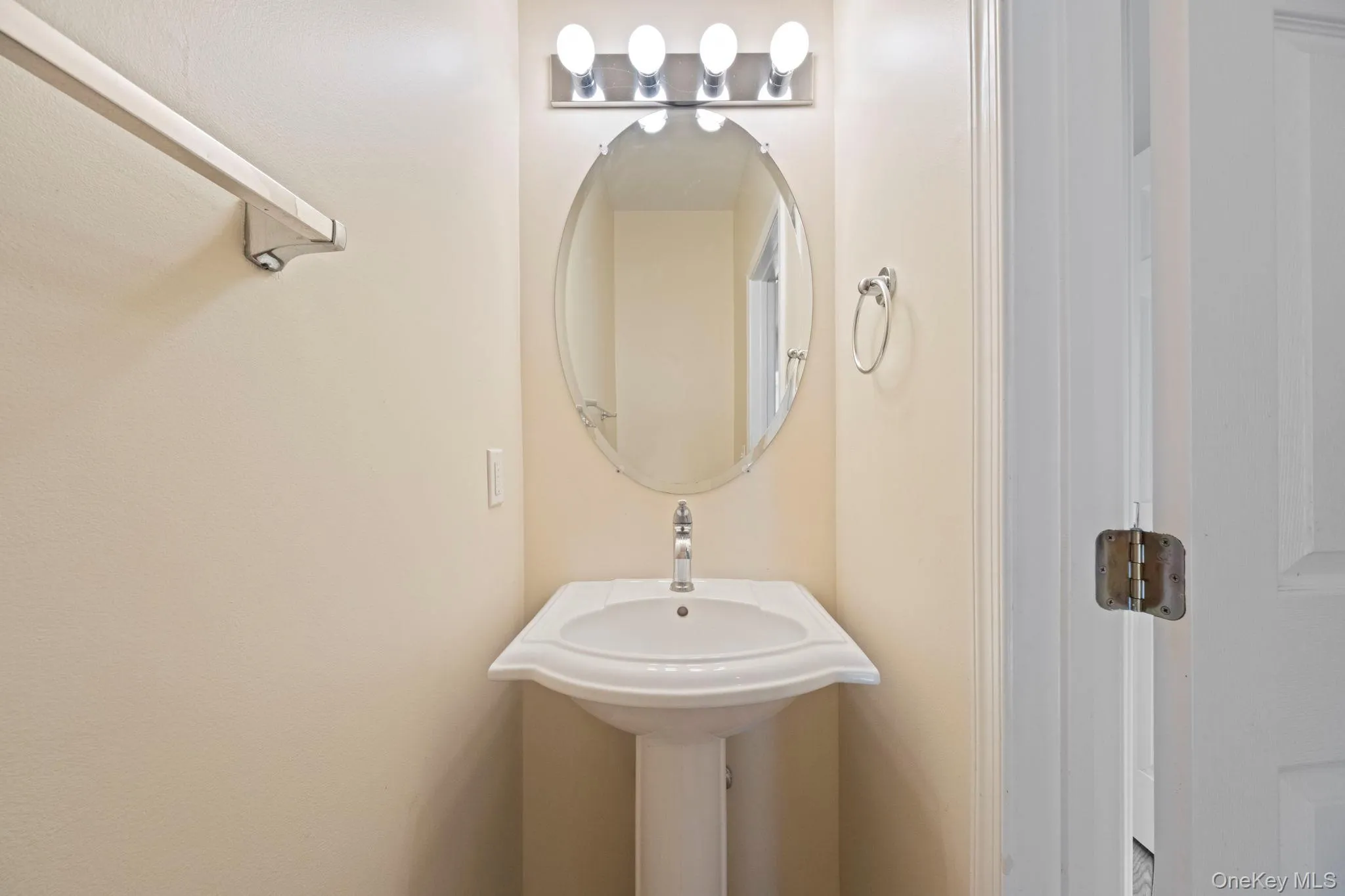 421 Vassar Place, Fishkill, NY, 4 Bedrooms Bedrooms, 9 Rooms Rooms,2 BathroomsBathrooms,Residential,For Rent,Vassar,0,1025492 421 Vassar Place, Fishkill, NY, 4 Bedrooms Bedrooms, 9 Rooms Rooms,2 BathroomsBathrooms,Residential,For Rent,Vassar,0,1025492