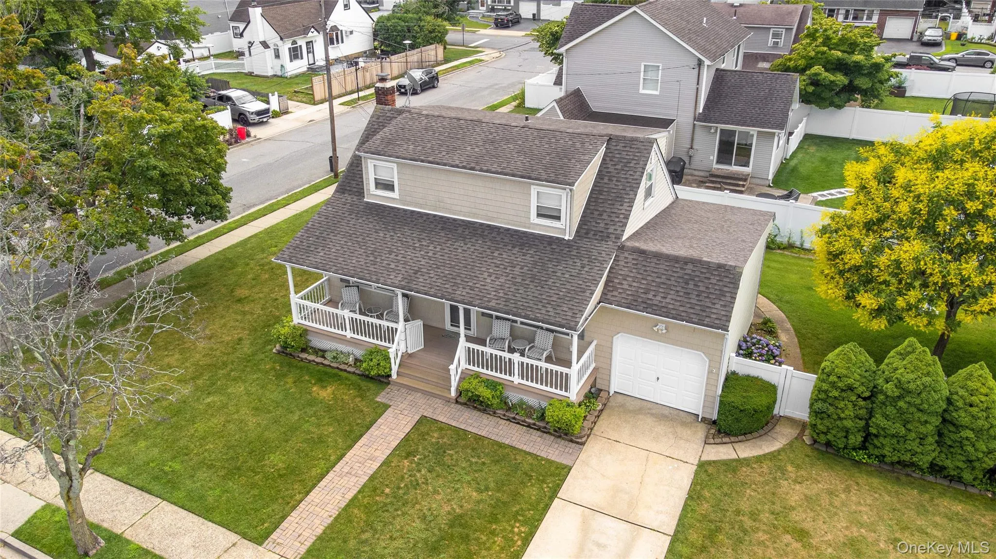 262 Cedar Street, Oyster Bay, NY, 4 Bedrooms Bedrooms, 7 Rooms Rooms,1 BathroomBathrooms,Residential,For Rent,Cedar,0,1025493 262 Cedar Street, Oyster Bay, NY, 4 Bedrooms Bedrooms, 7 Rooms Rooms,1 BathroomBathrooms,Residential,For Rent,Cedar,0,1025493