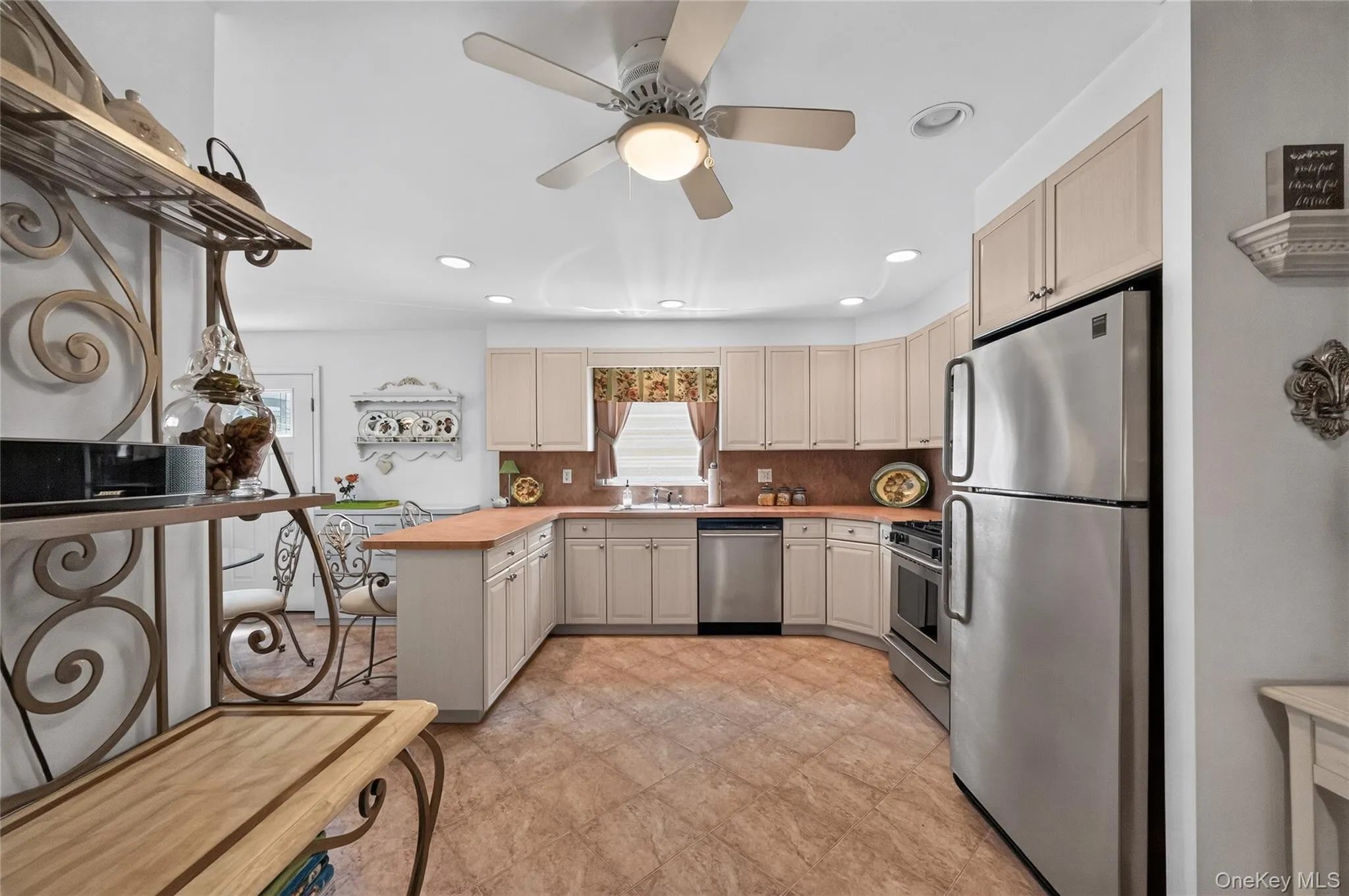 171 Hudson Terrace, Yonkers, NY, 3 Bedrooms Bedrooms, 10 Rooms Rooms,3 BathroomsBathrooms,Residential,For Rent,Hudson,0,1025496 171 Hudson Terrace, Yonkers, NY, 3 Bedrooms Bedrooms, 10 Rooms Rooms,3 BathroomsBathrooms,Residential,For Rent,Hudson,0,1025496