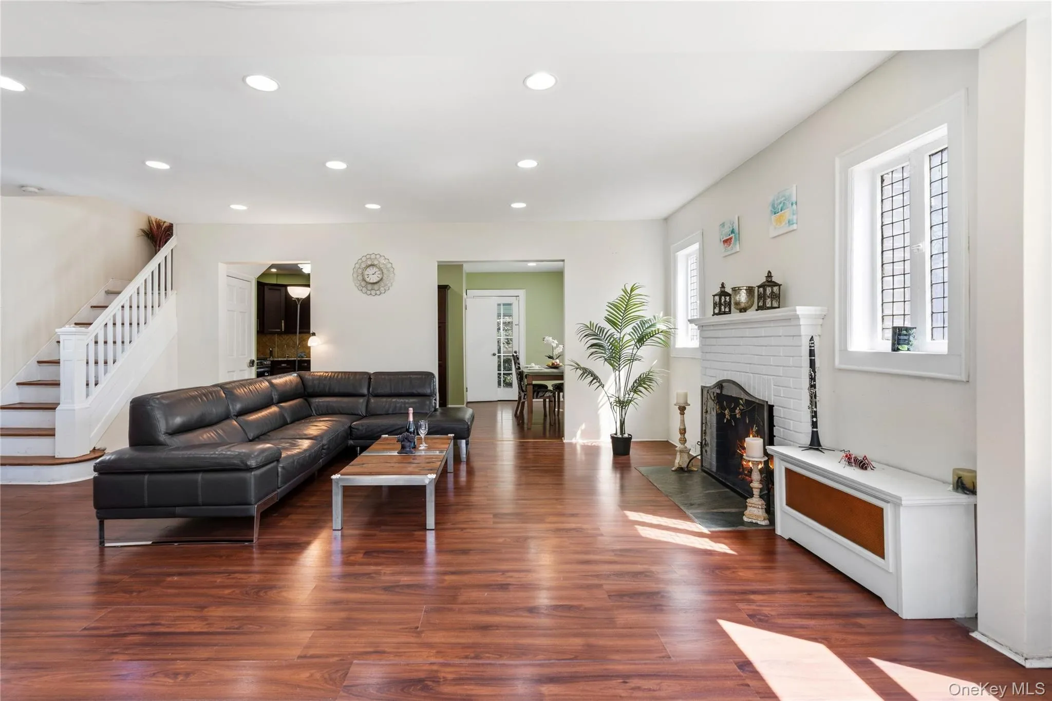 5 Burbury Lane, North Hempstead, NY, 3 Bedrooms Bedrooms, 8 Rooms Rooms,1 BathroomBathrooms,Residential Lease,For Rent,Burbury,0,1025497 5 Burbury Lane, North Hempstead, NY, 3 Bedrooms Bedrooms, 8 Rooms Rooms,1 BathroomBathrooms,Residential Lease,For Rent,Burbury,0,1025497
