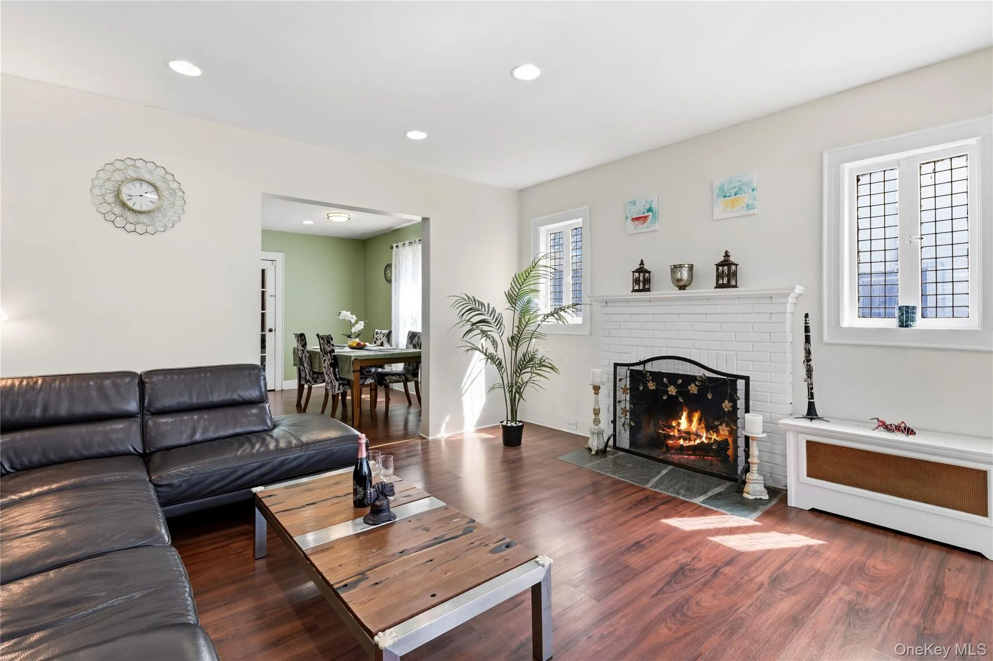 5 Burbury Lane, North Hempstead, NY, 3 Bedrooms Bedrooms, 8 Rooms Rooms,1 BathroomBathrooms,Residential Lease,For Rent,Burbury,0,1025497 5 Burbury Lane, North Hempstead, NY, 3 Bedrooms Bedrooms, 8 Rooms Rooms,1 BathroomBathrooms,Residential Lease,For Rent,Burbury,0,1025497