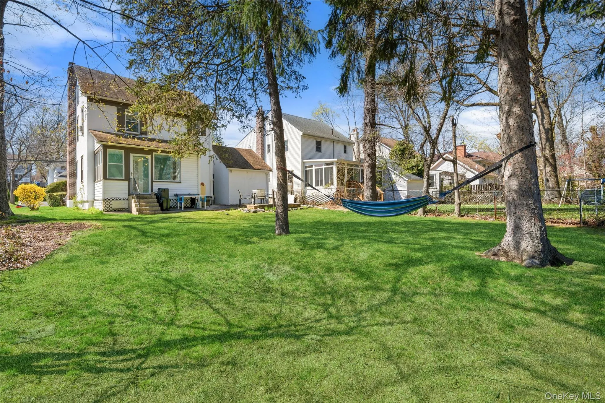 5 Burbury Lane, North Hempstead, NY, 3 Bedrooms Bedrooms, 8 Rooms Rooms,1 BathroomBathrooms,Residential Lease,For Rent,Burbury,0,1025497 5 Burbury Lane, North Hempstead, NY, 3 Bedrooms Bedrooms, 8 Rooms Rooms,1 BathroomBathrooms,Residential Lease,For Rent,Burbury,0,1025497