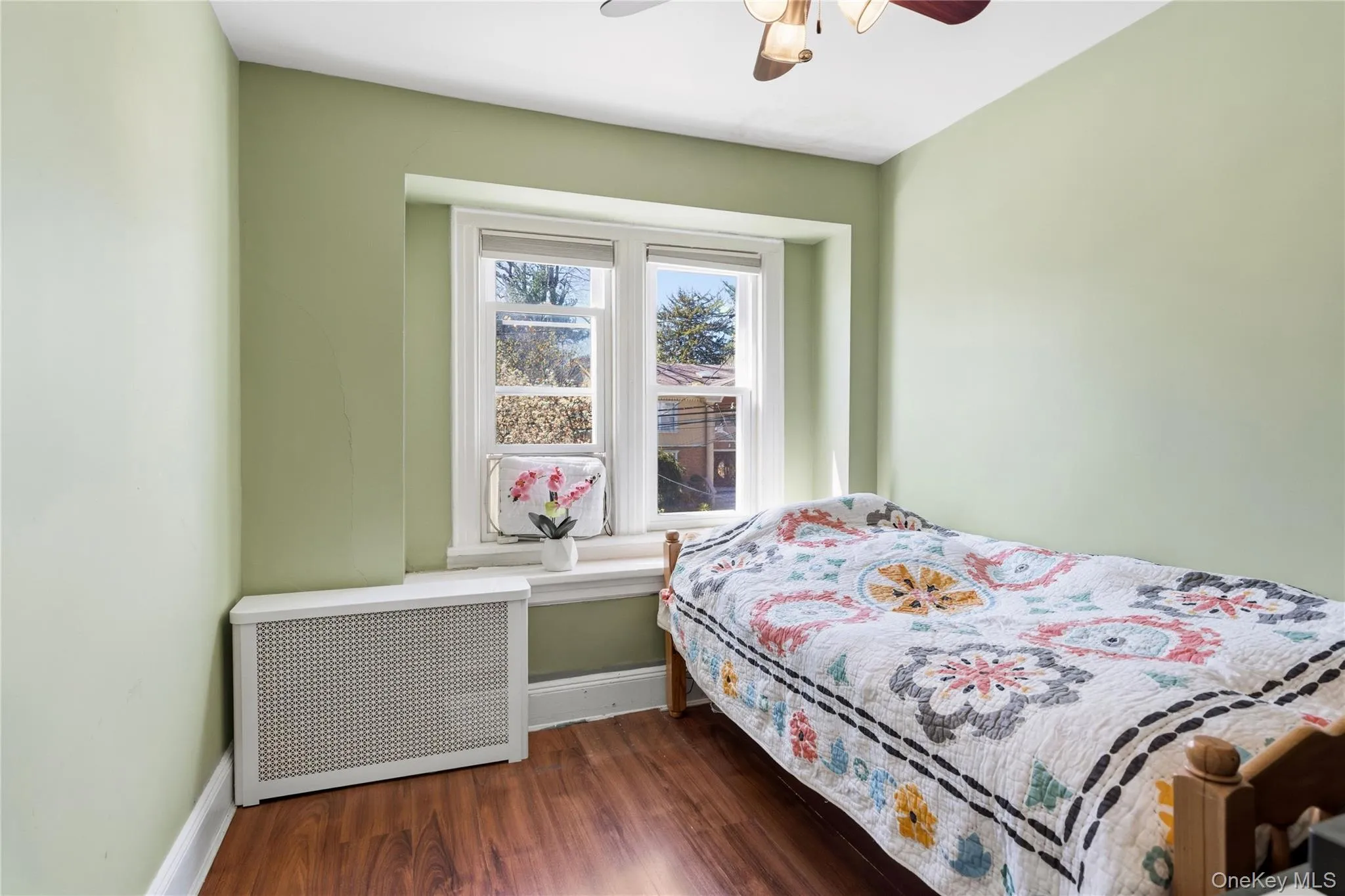 5 Burbury Lane, North Hempstead, NY, 3 Bedrooms Bedrooms, 8 Rooms Rooms,1 BathroomBathrooms,Residential Lease,For Rent,Burbury,0,1025497 5 Burbury Lane, North Hempstead, NY, 3 Bedrooms Bedrooms, 8 Rooms Rooms,1 BathroomBathrooms,Residential Lease,For Rent,Burbury,0,1025497