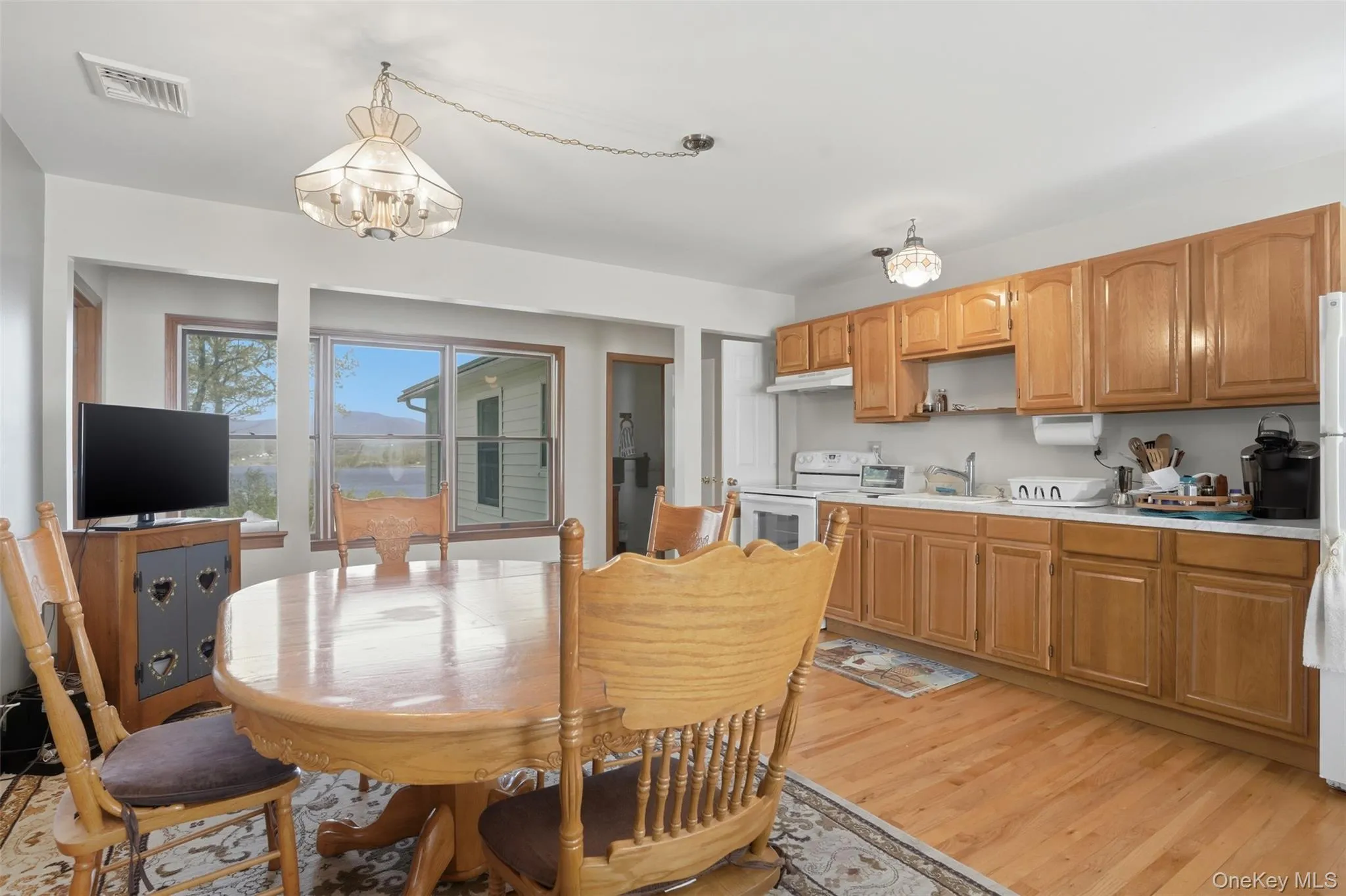 32 Sunset Circle, Germantown, NY, 5 Bedrooms Bedrooms, 10 Rooms Rooms,3 BathroomsBathrooms,Residential,For Rent,Sunset,0,1025502 32 Sunset Circle, Germantown, NY, 5 Bedrooms Bedrooms, 10 Rooms Rooms,3 BathroomsBathrooms,Residential,For Rent,Sunset,0,1025502