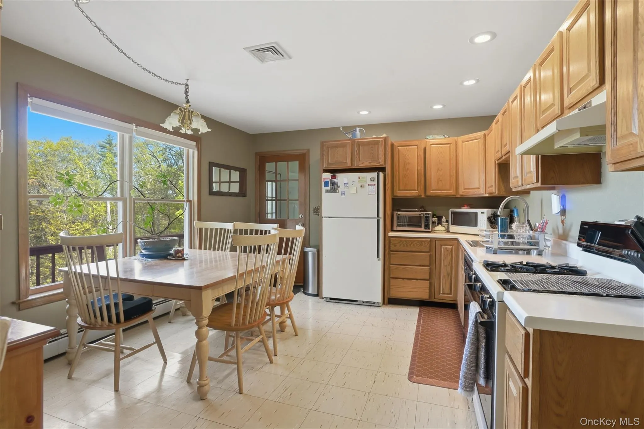 32 Sunset Circle, Germantown, NY, 5 Bedrooms Bedrooms, 10 Rooms Rooms,3 BathroomsBathrooms,Residential,For Rent,Sunset,0,1025502 32 Sunset Circle, Germantown, NY, 5 Bedrooms Bedrooms, 10 Rooms Rooms,3 BathroomsBathrooms,Residential,For Rent,Sunset,0,1025502