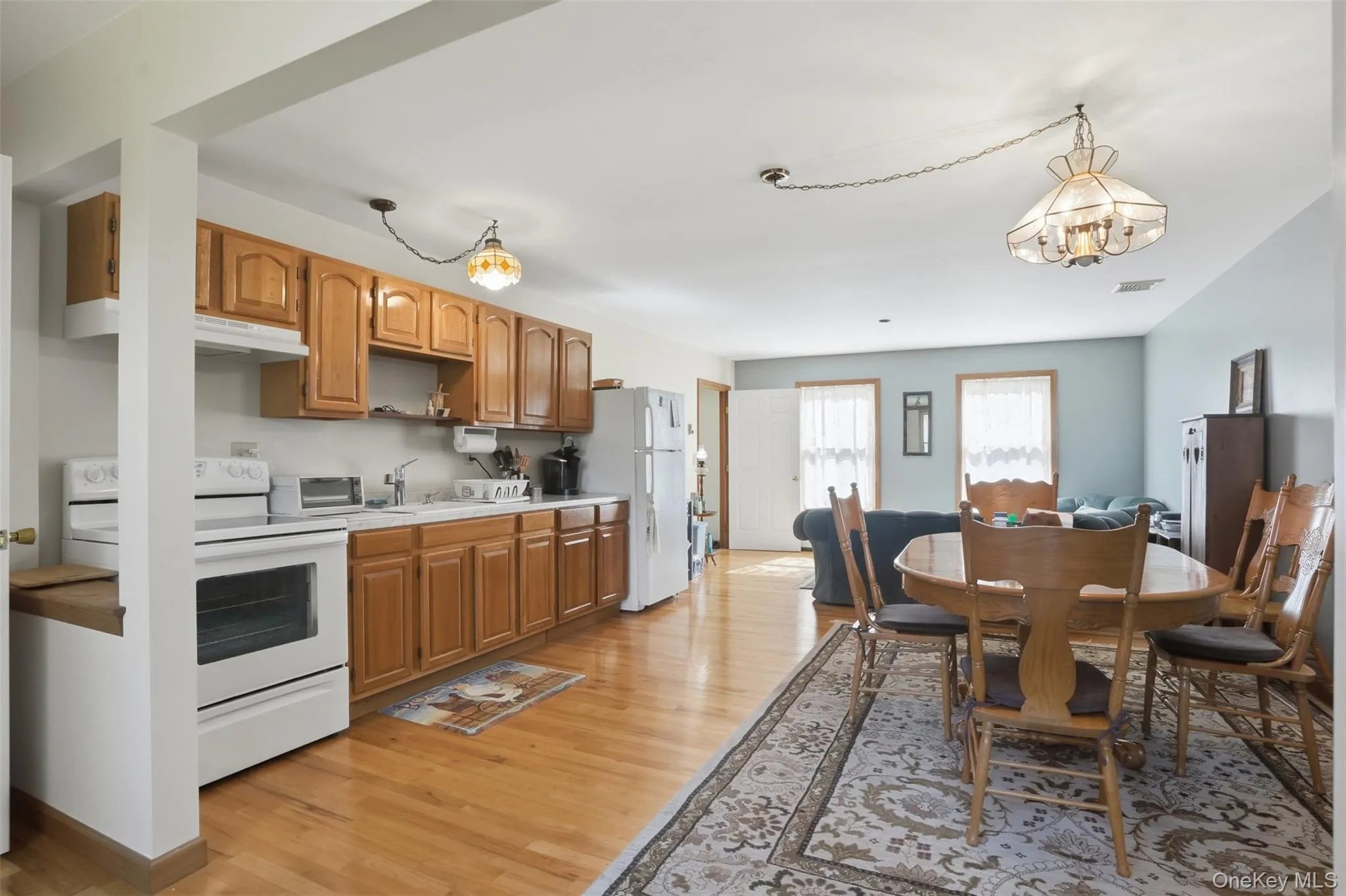 32 Sunset Circle, Germantown, NY, 5 Bedrooms Bedrooms, 10 Rooms Rooms,3 BathroomsBathrooms,Residential,For Rent,Sunset,0,1025502 32 Sunset Circle, Germantown, NY, 5 Bedrooms Bedrooms, 10 Rooms Rooms,3 BathroomsBathrooms,Residential,For Rent,Sunset,0,1025502