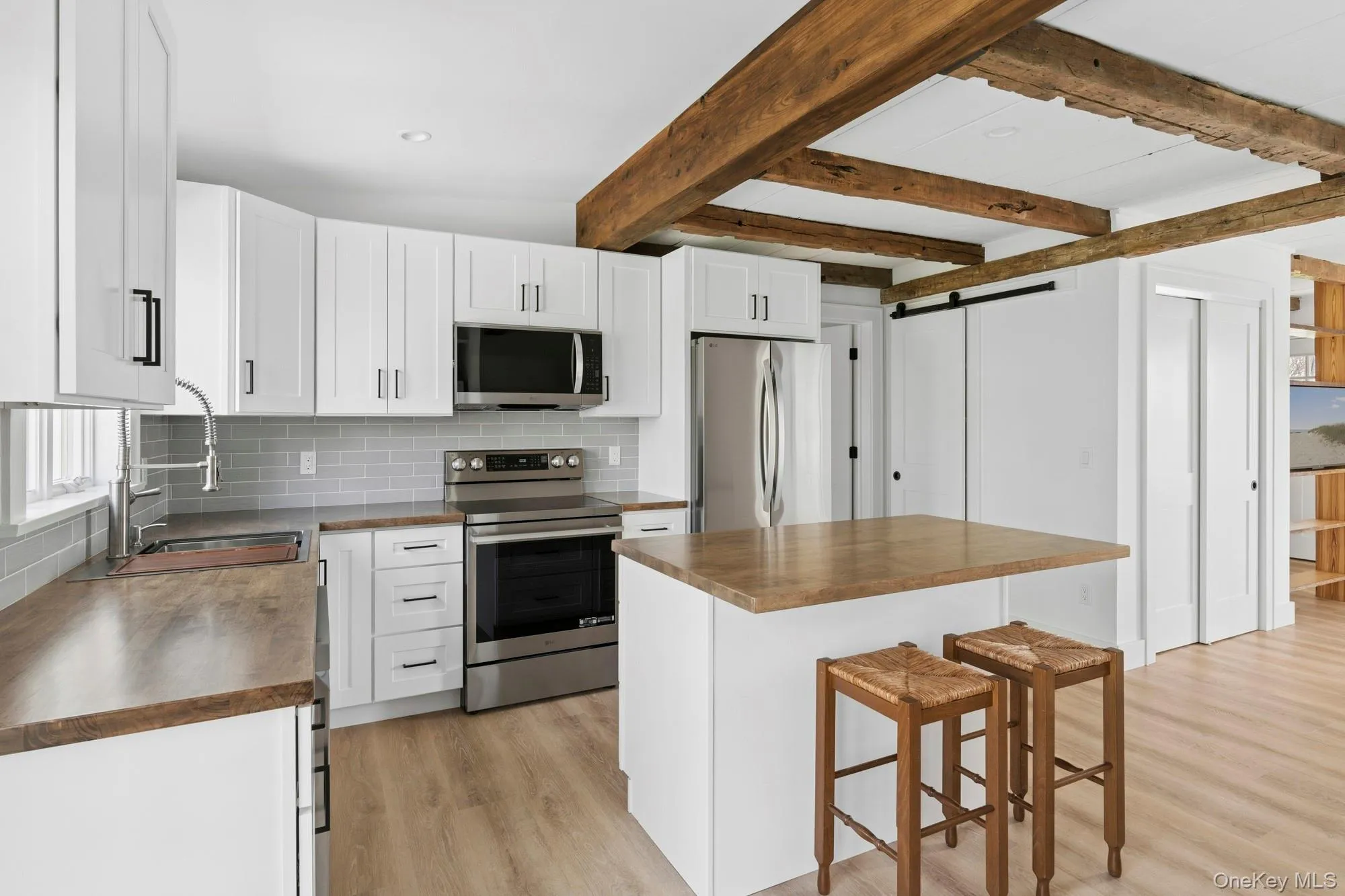 5075 Main Road, Southold, NY, 2 Bedrooms Bedrooms, 5 Rooms Rooms,2 BathroomsBathrooms,Residential Lease,For Rent,Main,0,1025512 5075 Main Road, Southold, NY, 2 Bedrooms Bedrooms, 5 Rooms Rooms,2 BathroomsBathrooms,Residential Lease,For Rent,Main,0,1025512