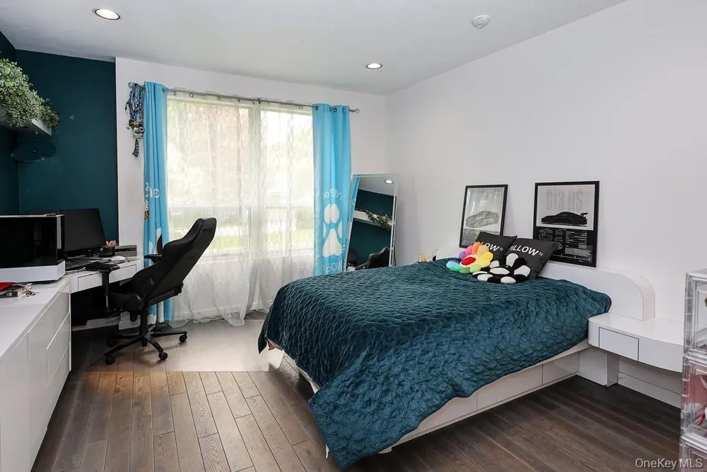 27 Windemere Way, Oyster Bay, NY, 5 Bedrooms Bedrooms, 10 Rooms Rooms,4 BathroomsBathrooms,Residential,For Rent,Windemere,0,1025514 27 Windemere Way, Oyster Bay, NY, 5 Bedrooms Bedrooms, 10 Rooms Rooms,4 BathroomsBathrooms,Residential,For Rent,Windemere,0,1025514