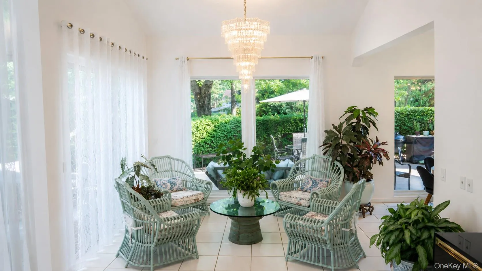 27 Windemere Way, Oyster Bay, NY, 5 Bedrooms Bedrooms, 10 Rooms Rooms,4 BathroomsBathrooms,Residential,For Rent,Windemere,0,1025514 27 Windemere Way, Oyster Bay, NY, 5 Bedrooms Bedrooms, 10 Rooms Rooms,4 BathroomsBathrooms,Residential,For Rent,Windemere,0,1025514