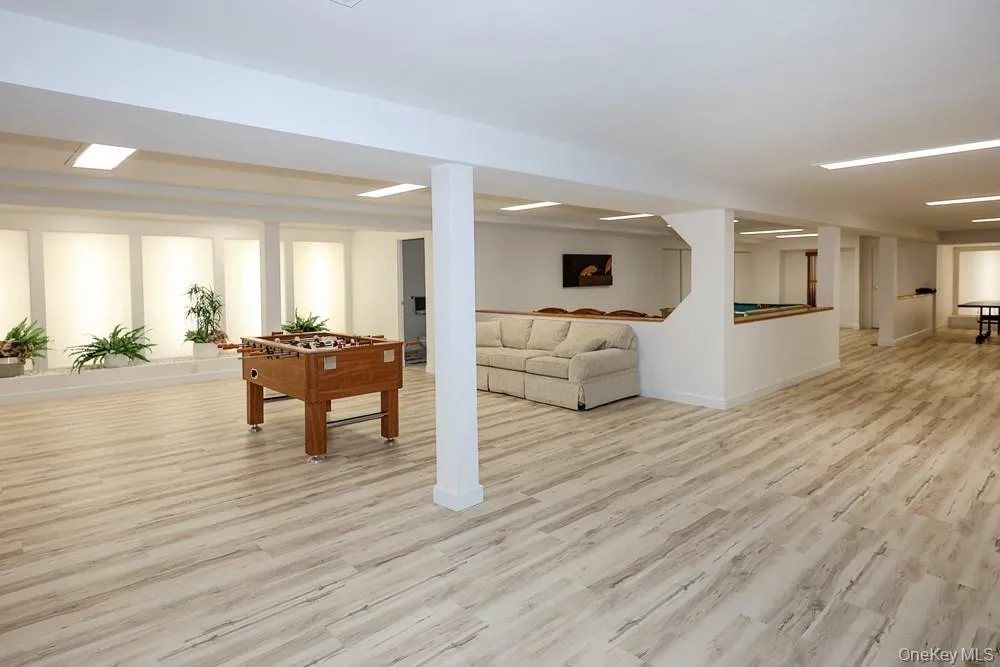 27 Windemere Way, Oyster Bay, NY, 5 Bedrooms Bedrooms, 10 Rooms Rooms,4 BathroomsBathrooms,Residential,For Rent,Windemere,0,1025514 27 Windemere Way, Oyster Bay, NY, 5 Bedrooms Bedrooms, 10 Rooms Rooms,4 BathroomsBathrooms,Residential,For Rent,Windemere,0,1025514
